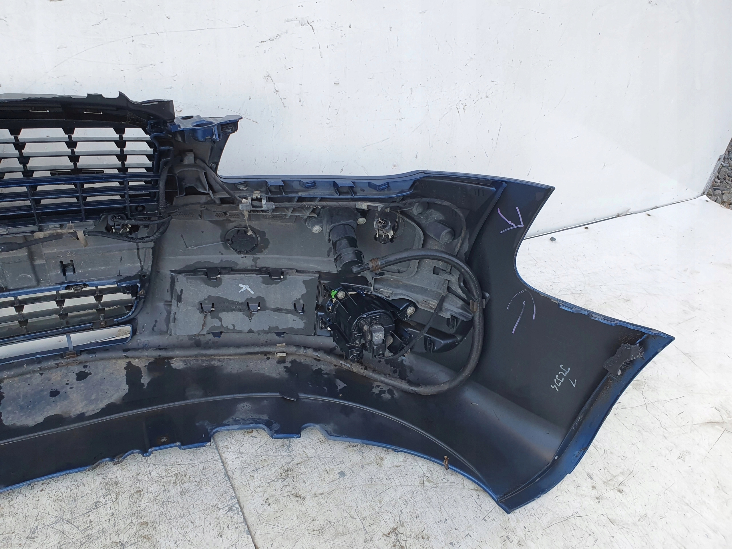 AUDI A4 B7 XENON PDC PREDNÝ NÁRAZNÍK