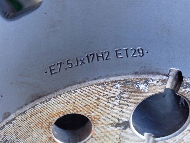 AUDI A4 B9 A5 7,5Jx17 ET29 225/50/R17 5×112 KOLESA BRIDGESTONE