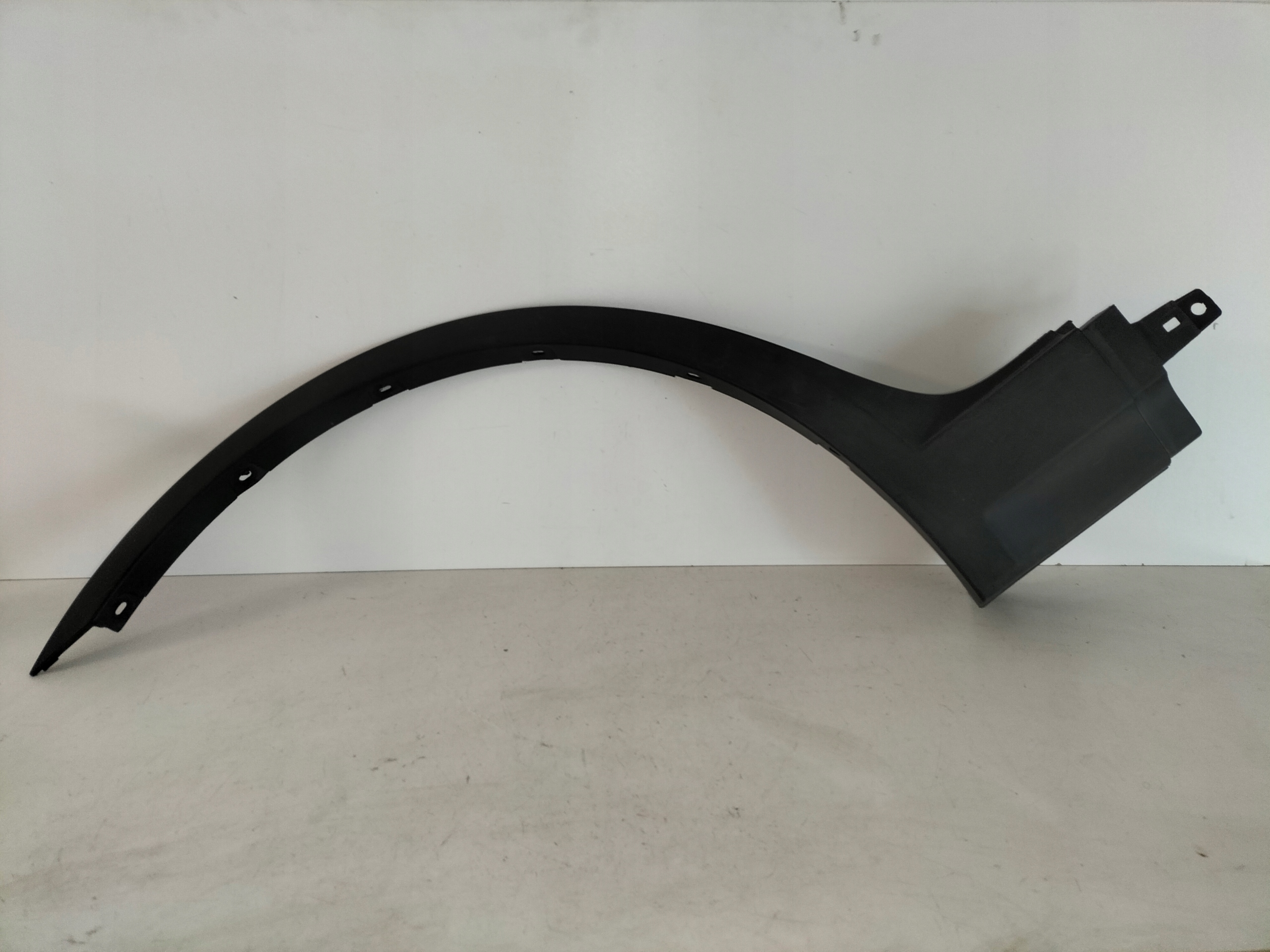 LIŠTA ĽAVÉHO PREDNÉHO BLATNÍKA BMW X3 E83 03-