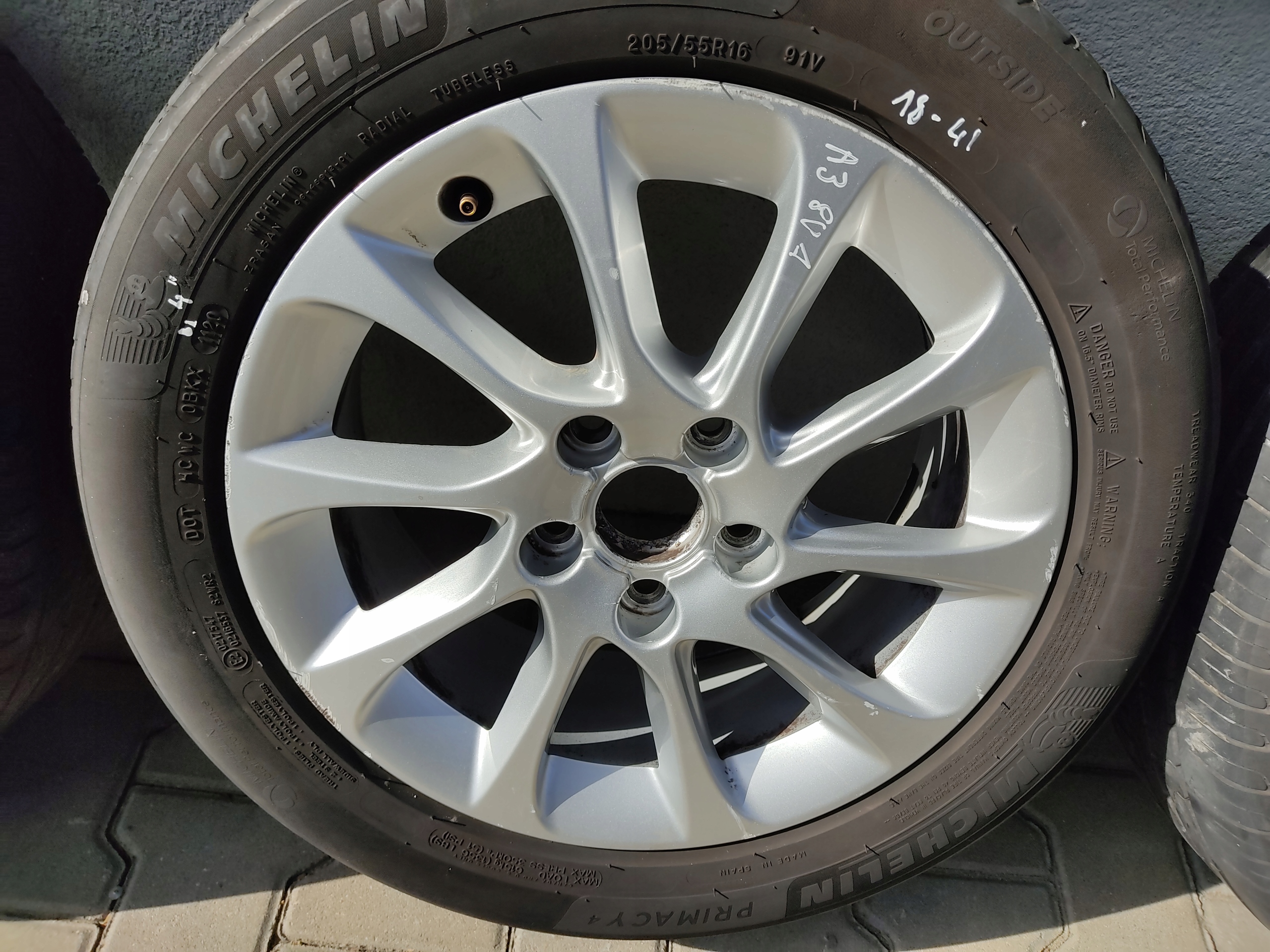 KOLESA LETNE PNEUMATIKY HLINIKOVE DISKY 16 AUDI A3 8V 5×112 6.5J 8V0601025BM