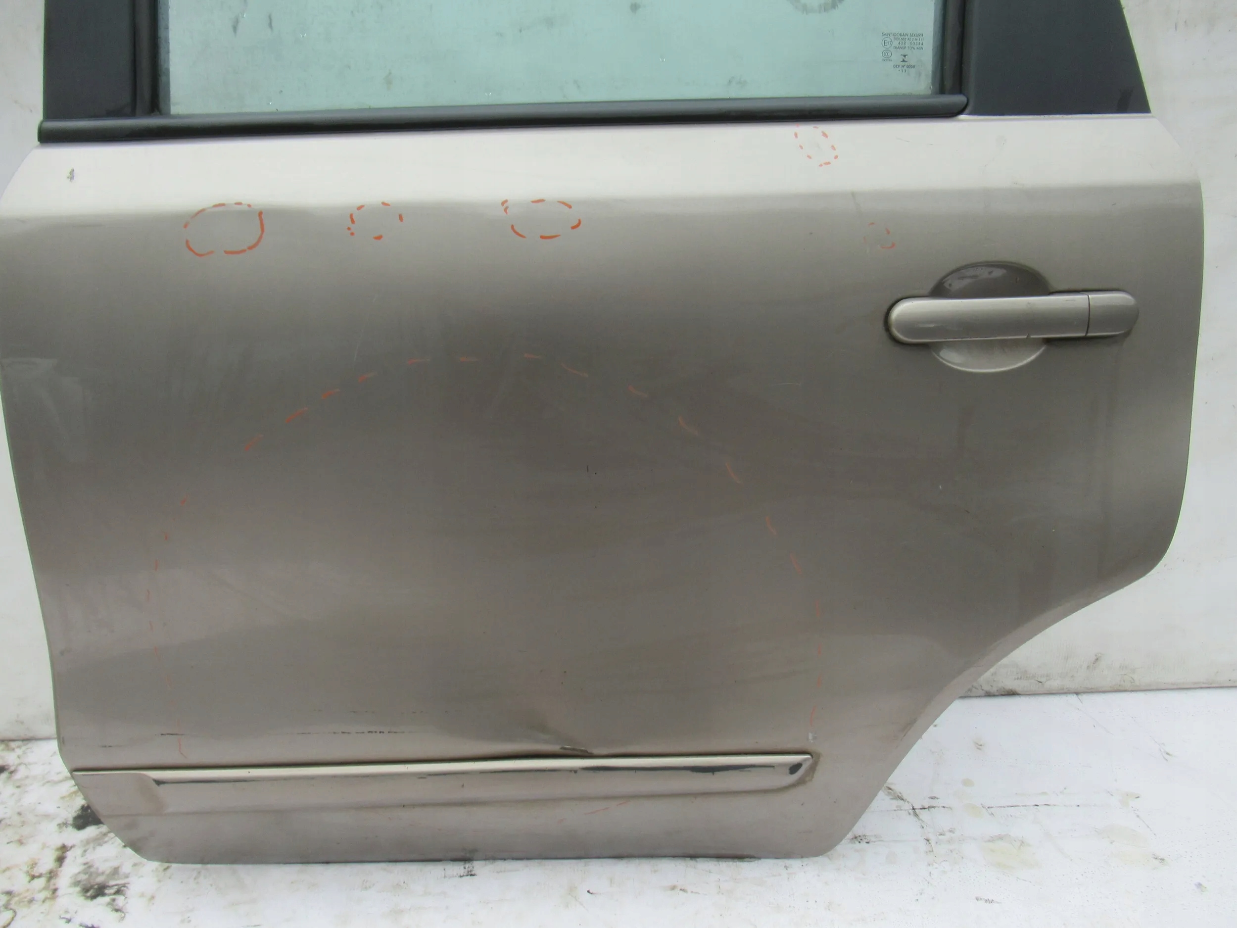 LAVE ZADNE DVERE NISSAN NOTE E11