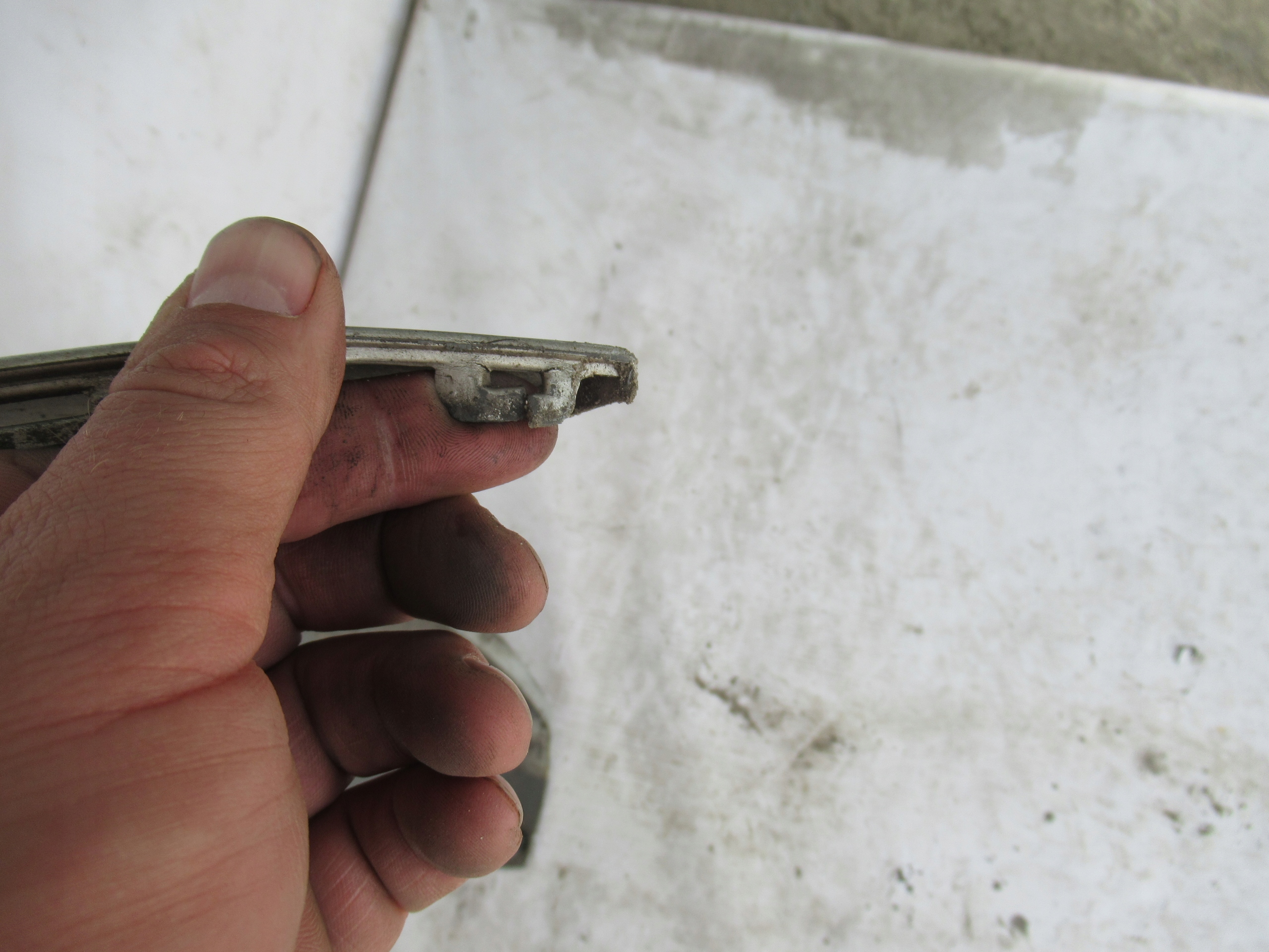 ZADNÝ NÁRAZNÍK TOYOTA YARIS II 2