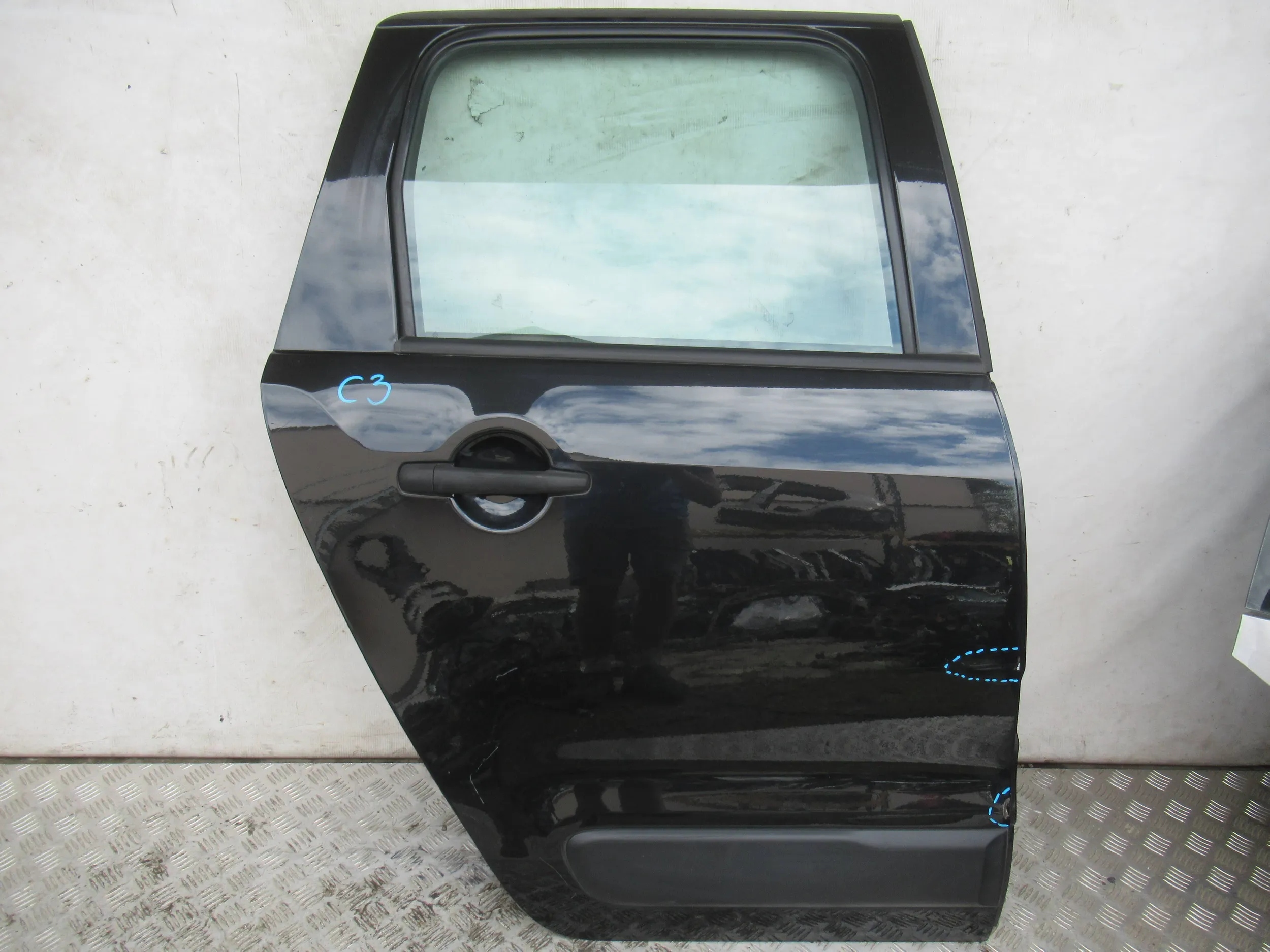 PRAVE ZADNE DVERE C3 PICASSO