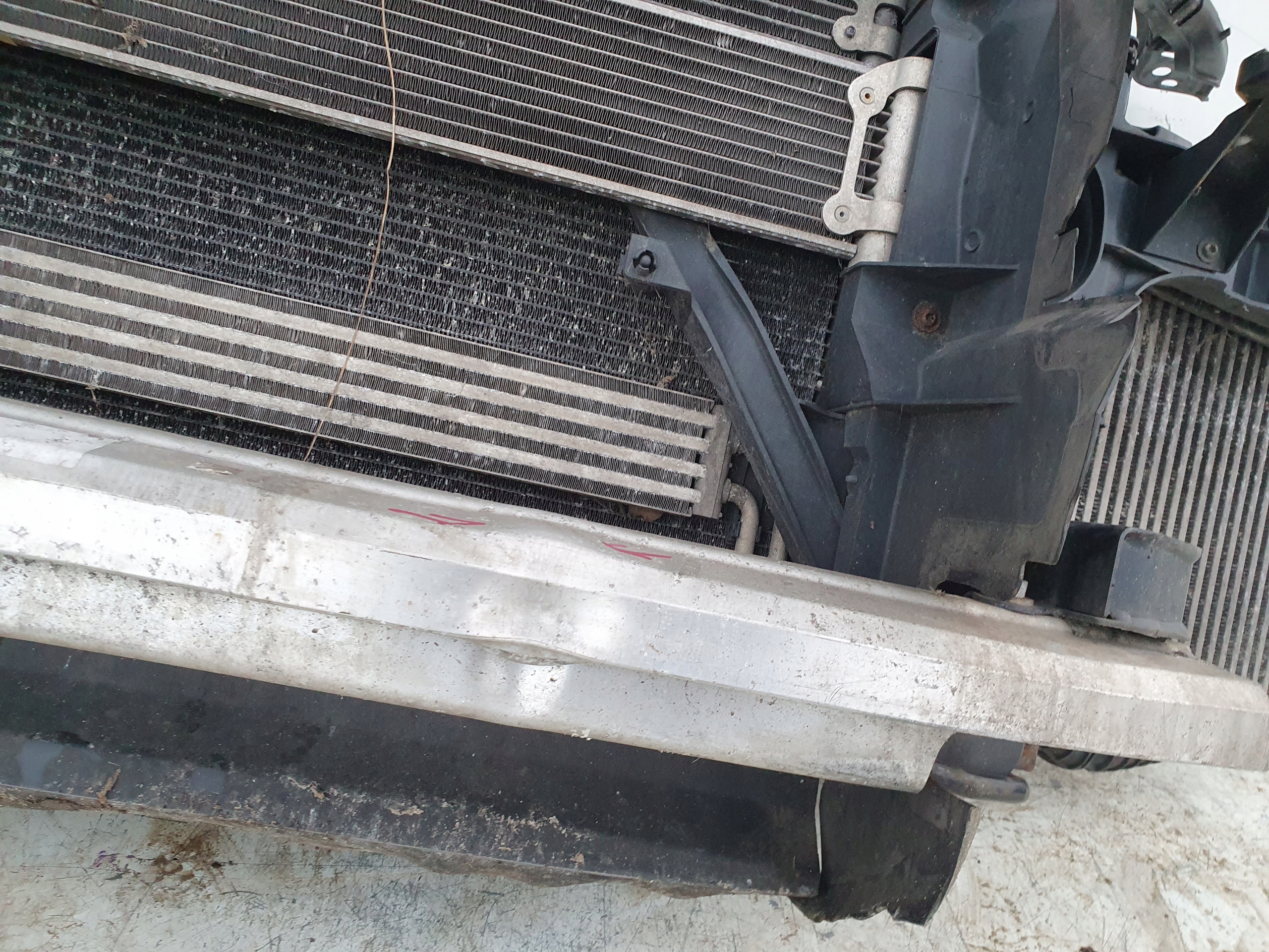 AUDI Q7 4L 3.0 TDI PREDNE CELO