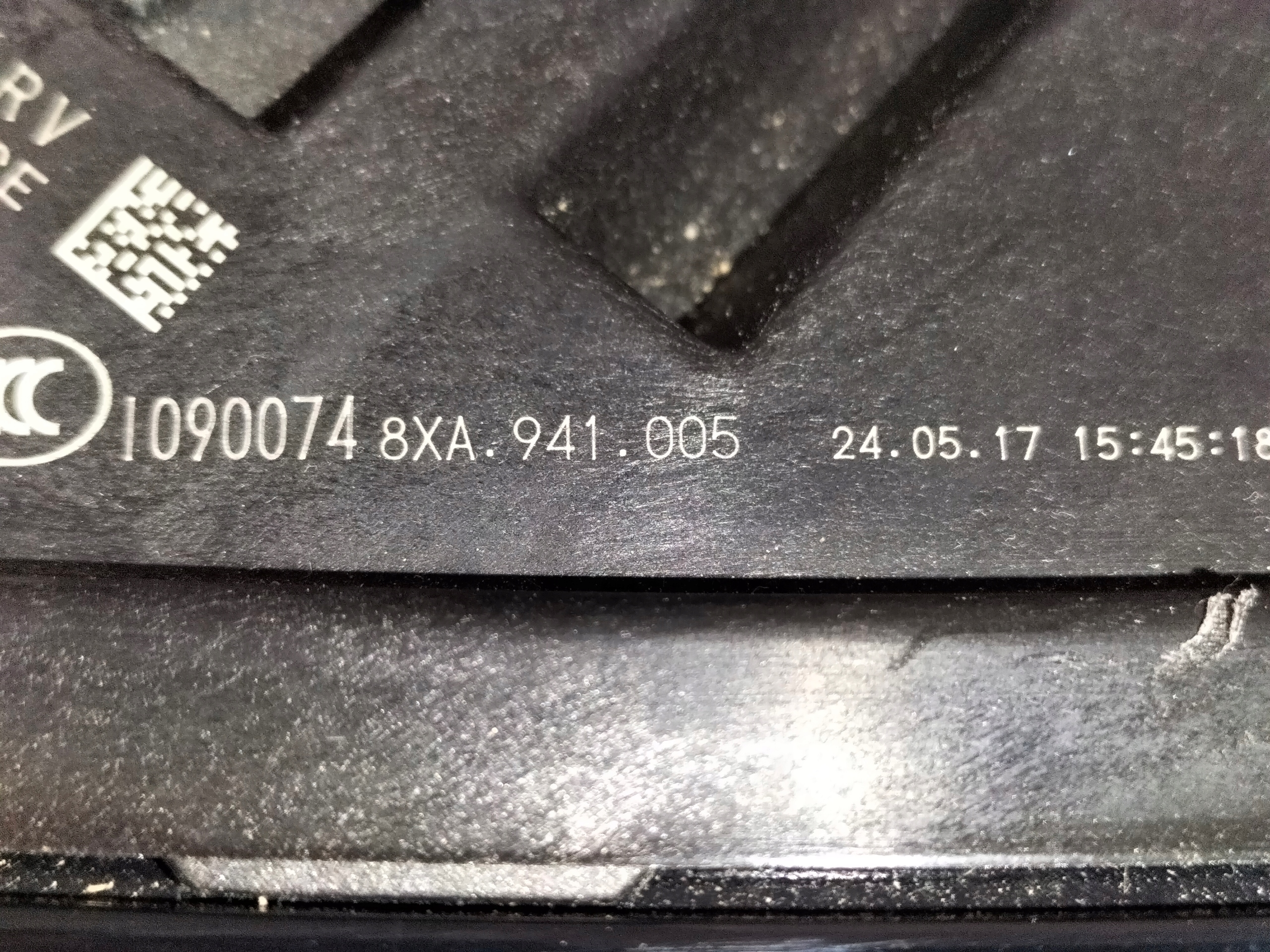 LAVE PREDNE SVETLO AUDI A1 8X LIFT 14-18 XENON