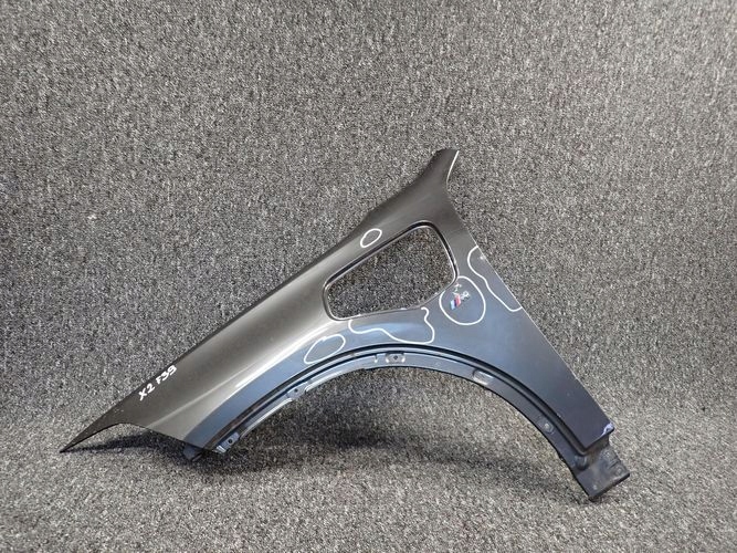 BMW X2 F39 HYBRID ĽAVÝ PREDNÝ BLATNÍK