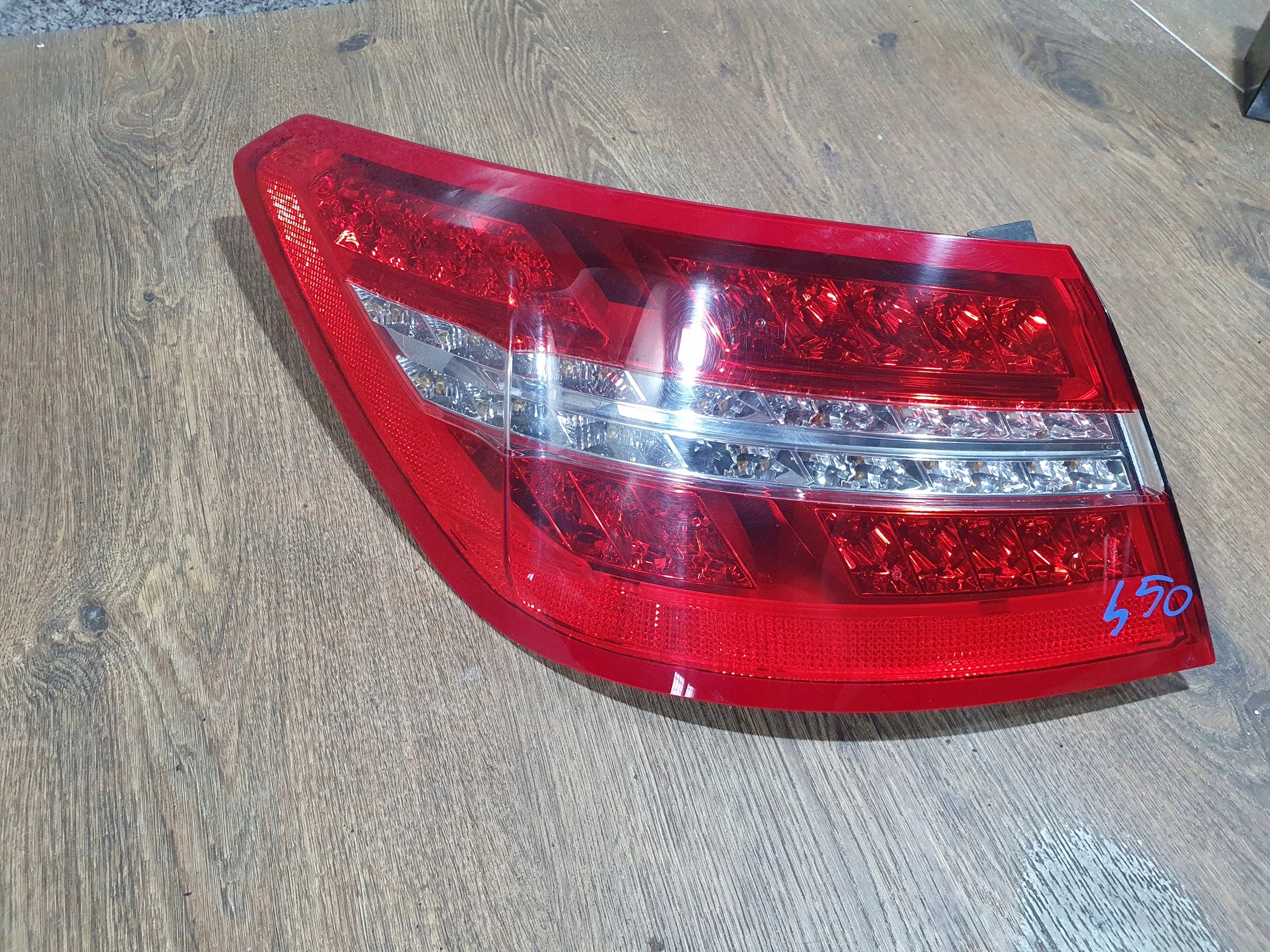 MERCEDES W207 LAVE ZADNE SVETLO 2079060158