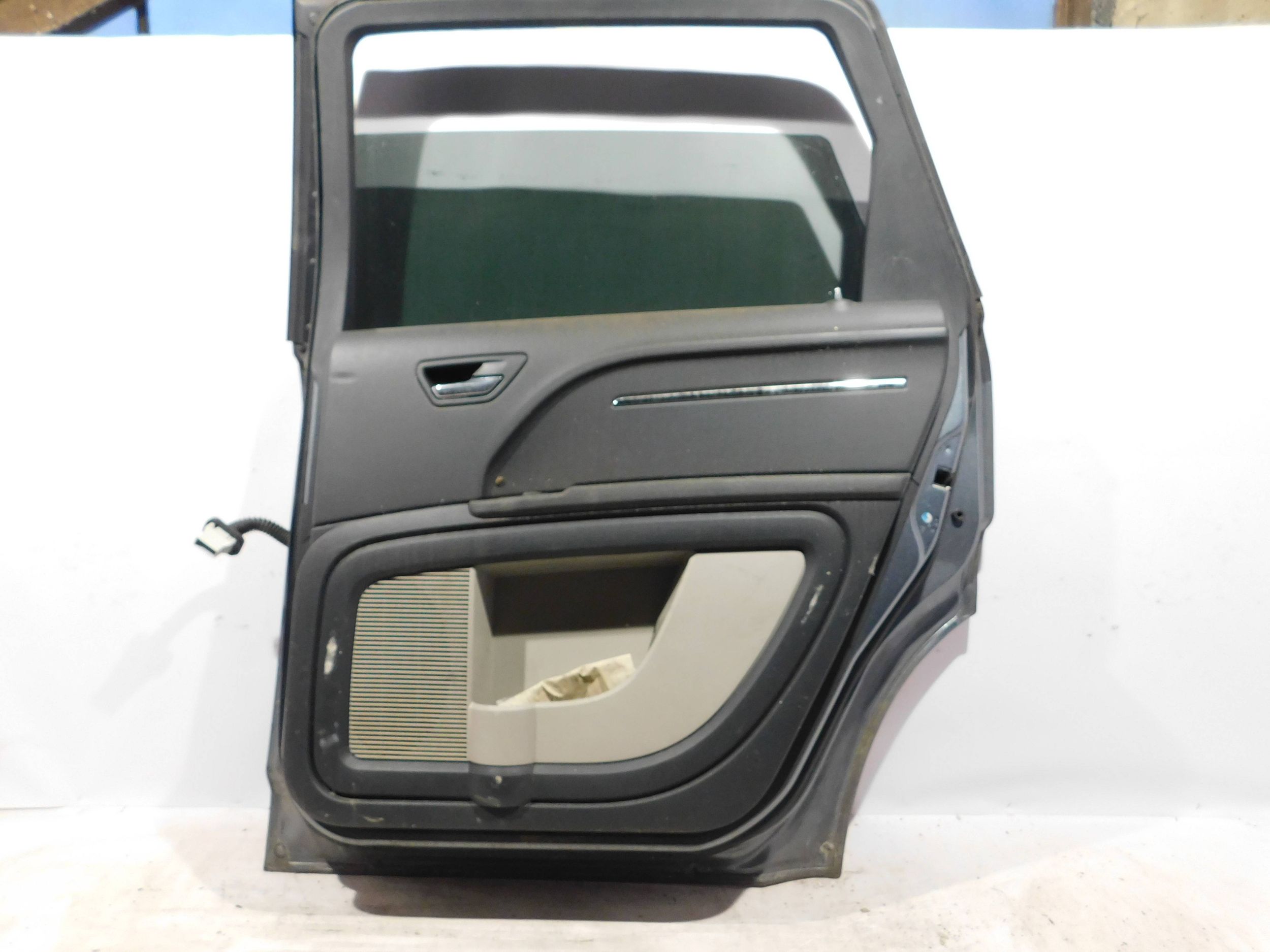 PRAVE ZADNE DVERE DODGE JOURNEY