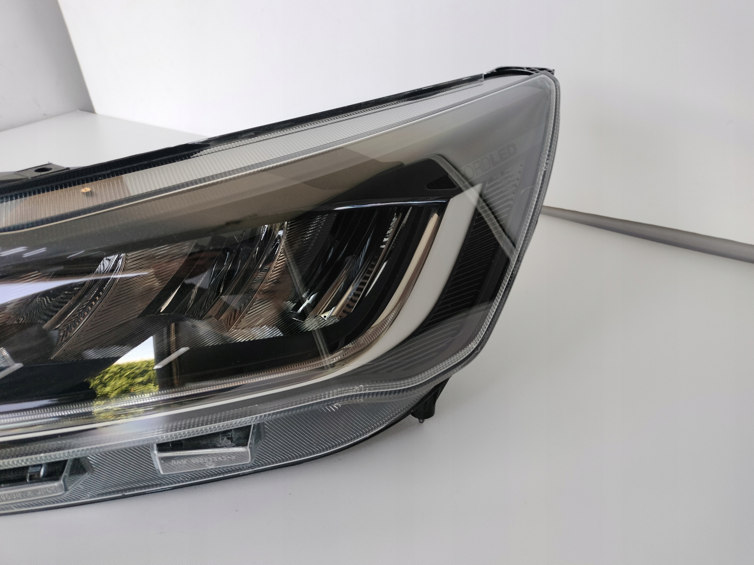 LAVE PREDNE SVETLO FORD FOCUS MK4 22- LIFT FULL LED