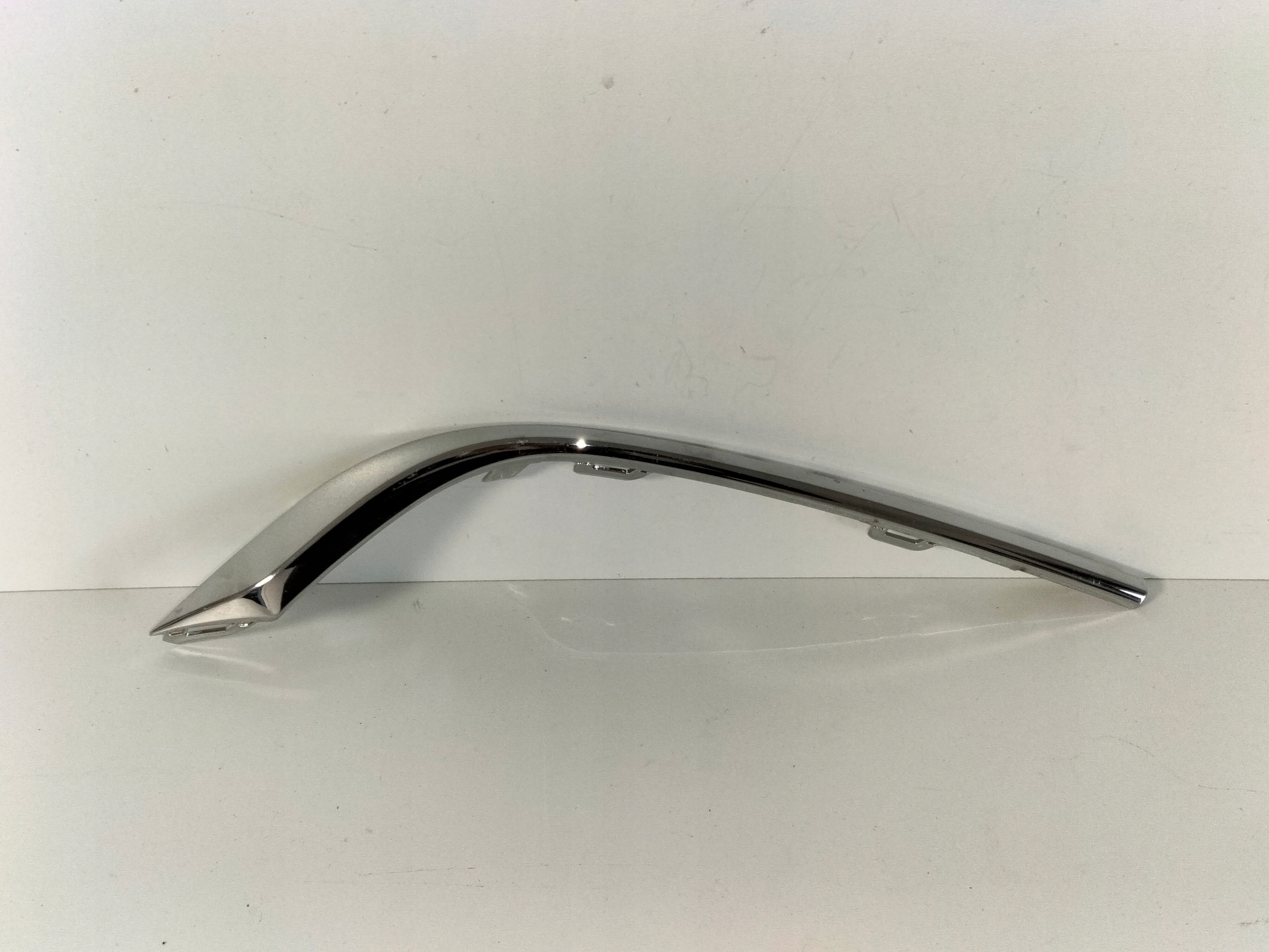 LISTA CHROM SPOJLERa NÁRAZNÍKA ZADNA LAVA VW GOLF 8 VIII LIFT 24- KOMBI