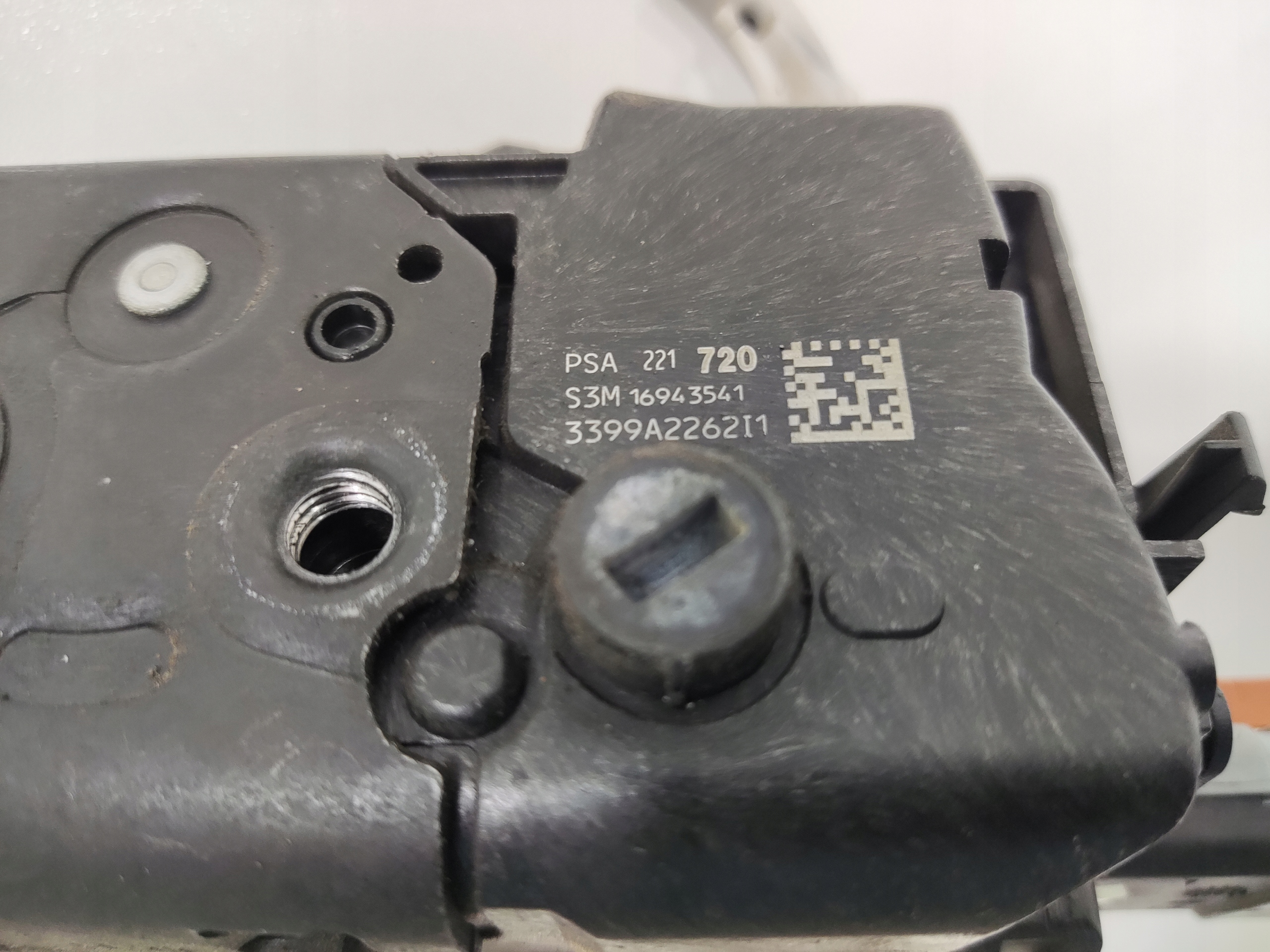 ZAMOK PRAVYCH POSUVNYCH DVERI CITROEN BERLINGO PARTNER IV PSA221720 221720