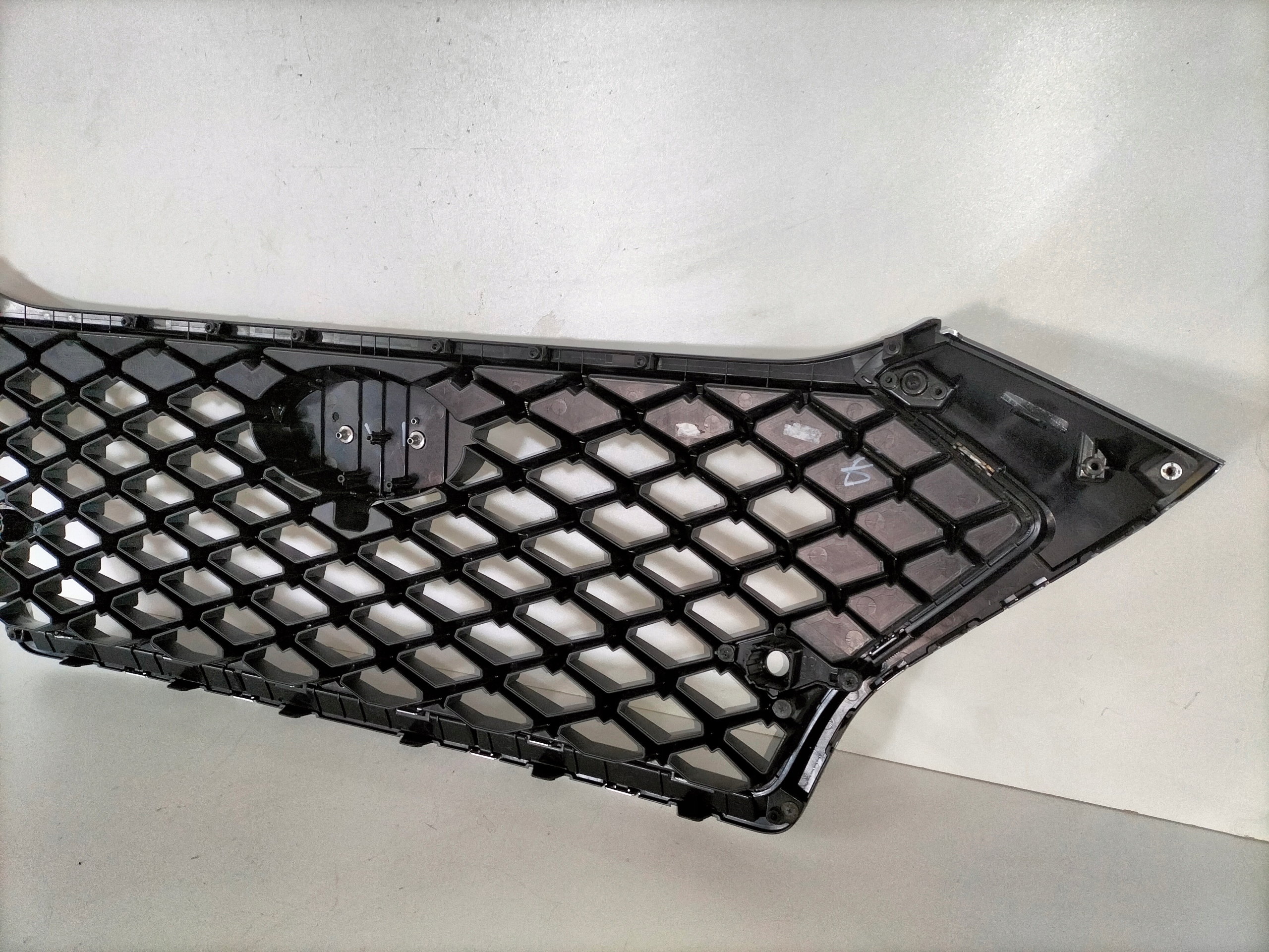 MRIEZKA LISTA HYUNDAI TUCSON III LIFT 18- N-LINE szary STRED