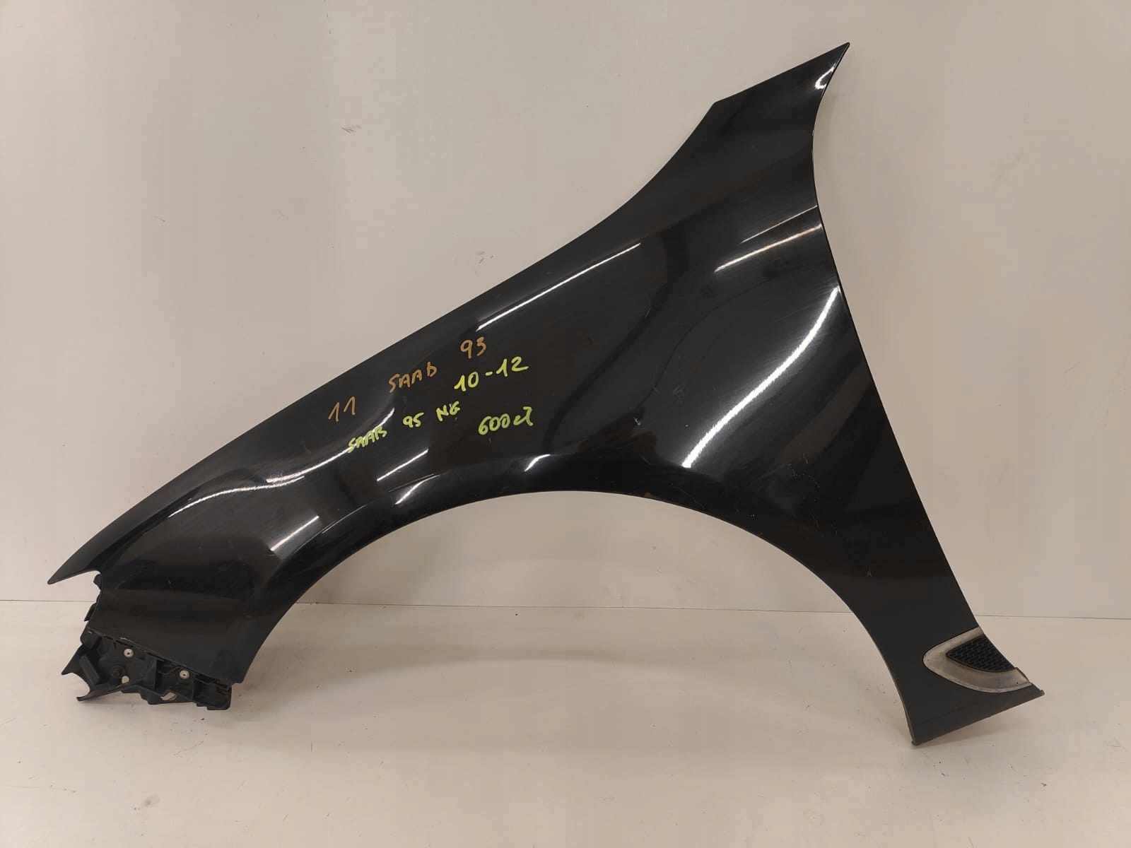 Saab 95 ng 10-12 ĽAVÝ PREDNÝ BLATNÍK