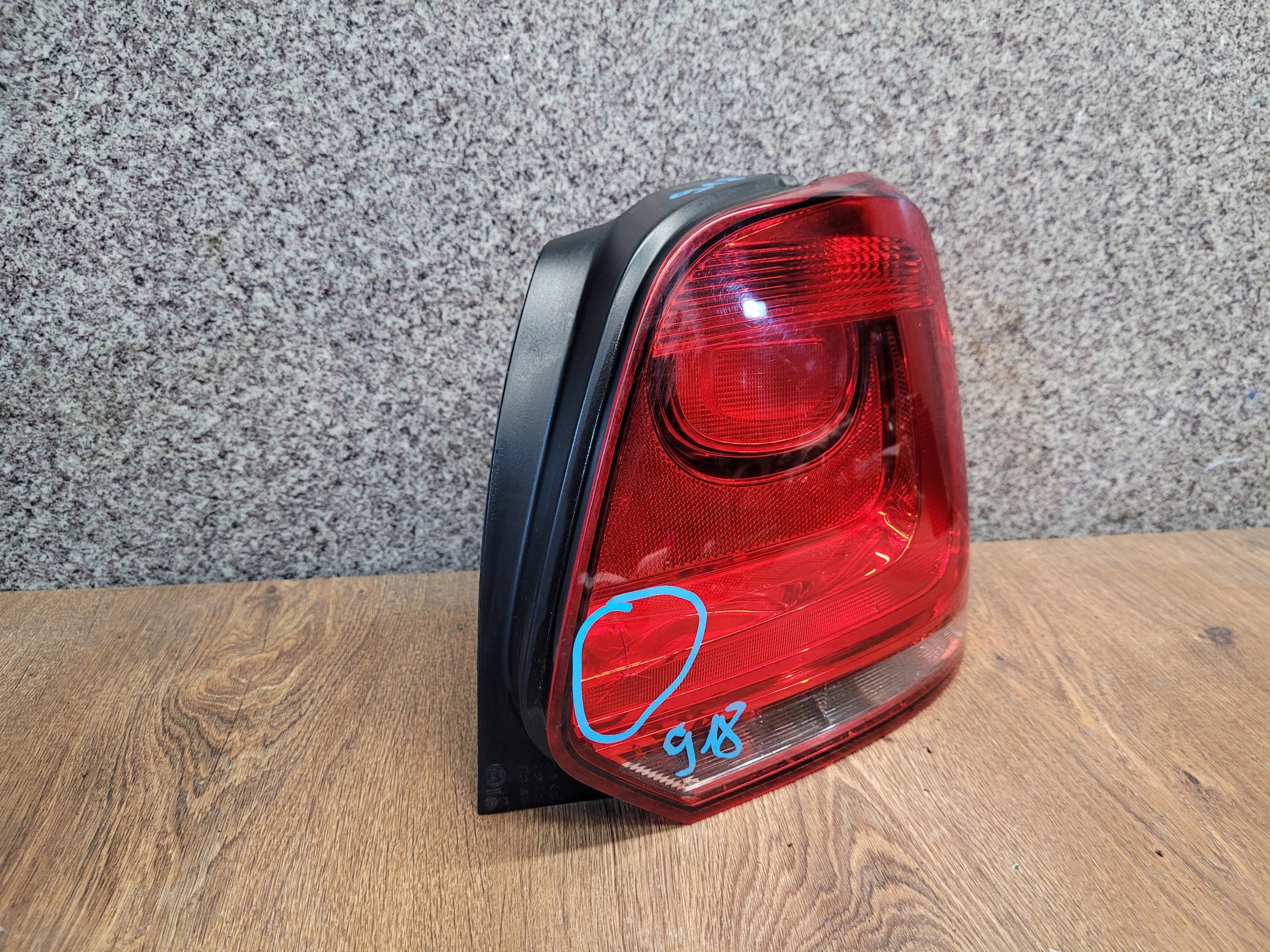 VW POLO 6R PRAVE ZADNE SVETLO 6R0945096G