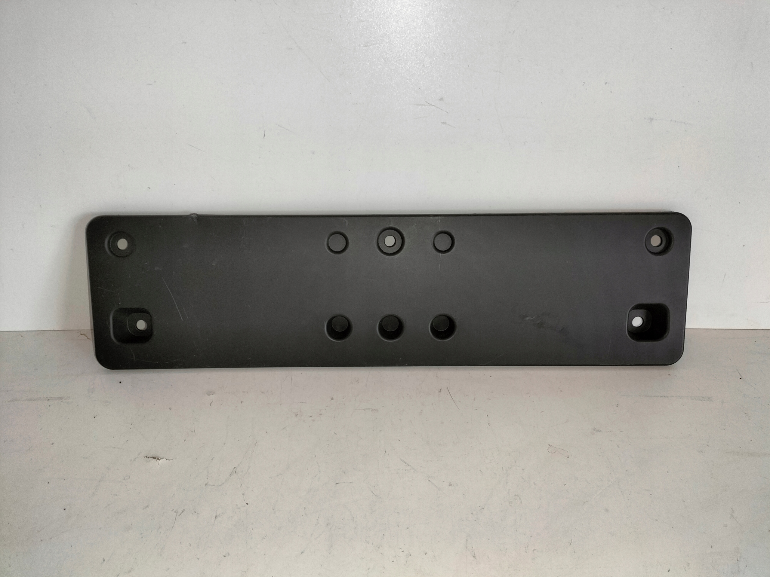 LIŠTA POD PREDNÚ ŠPZ VW GOLF VIII 8 LIFT 24-