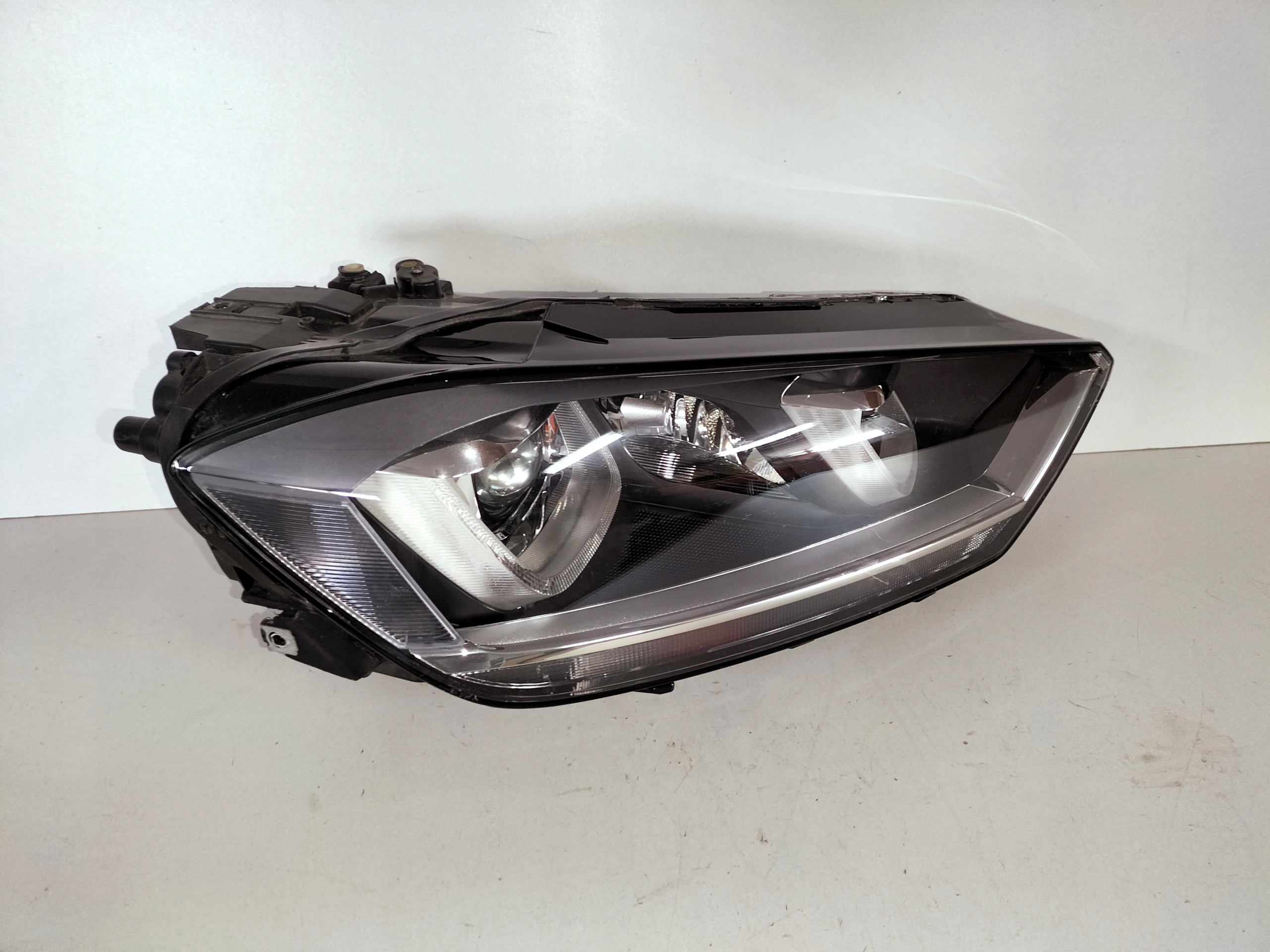 PRAVE PREDNE SVETLO VW GOLF VII SPORTSVAN 14-