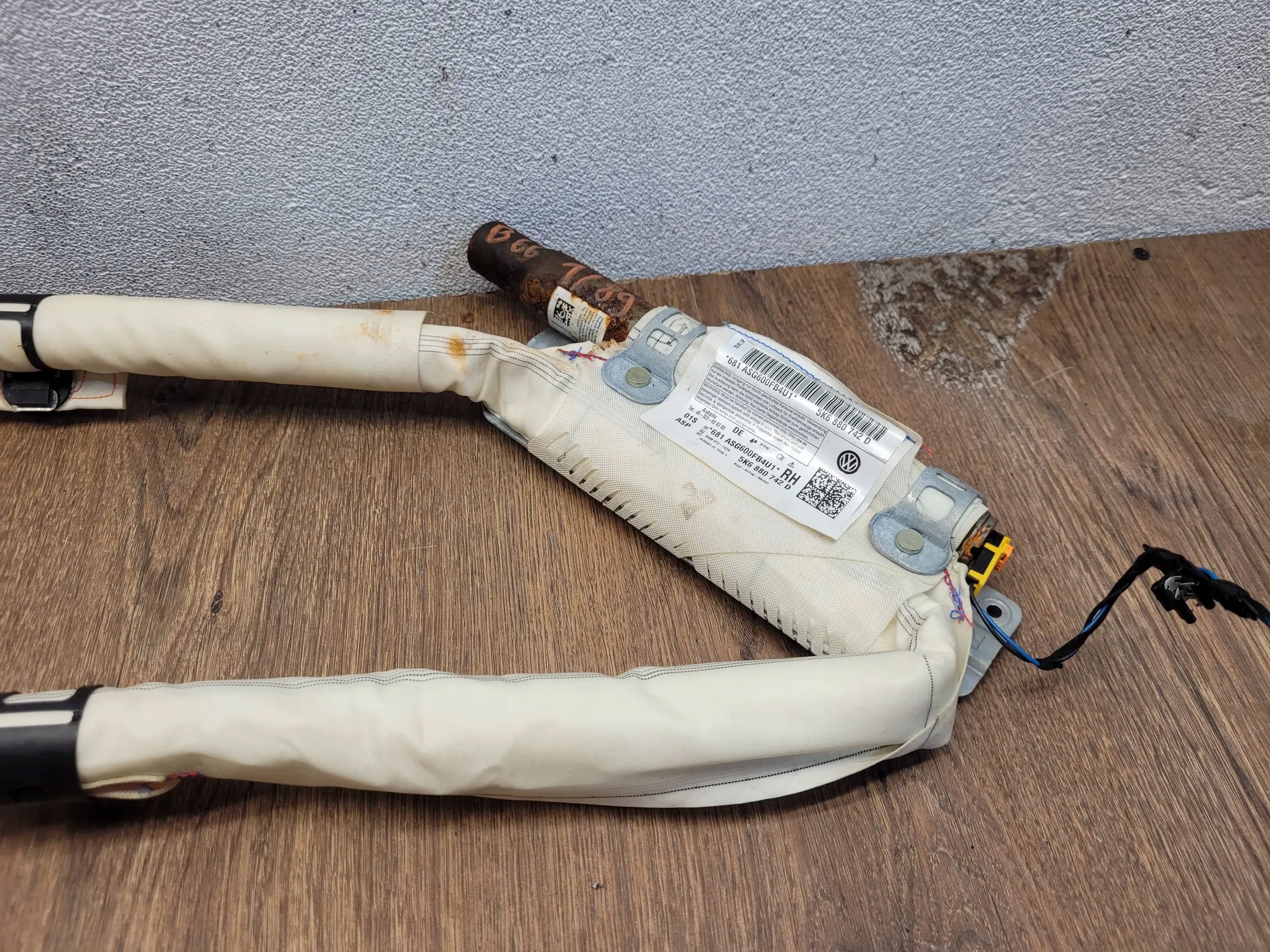 Volkswagen Golf VI 6 5K6880742D PRAVY STROPNY AIRBAG