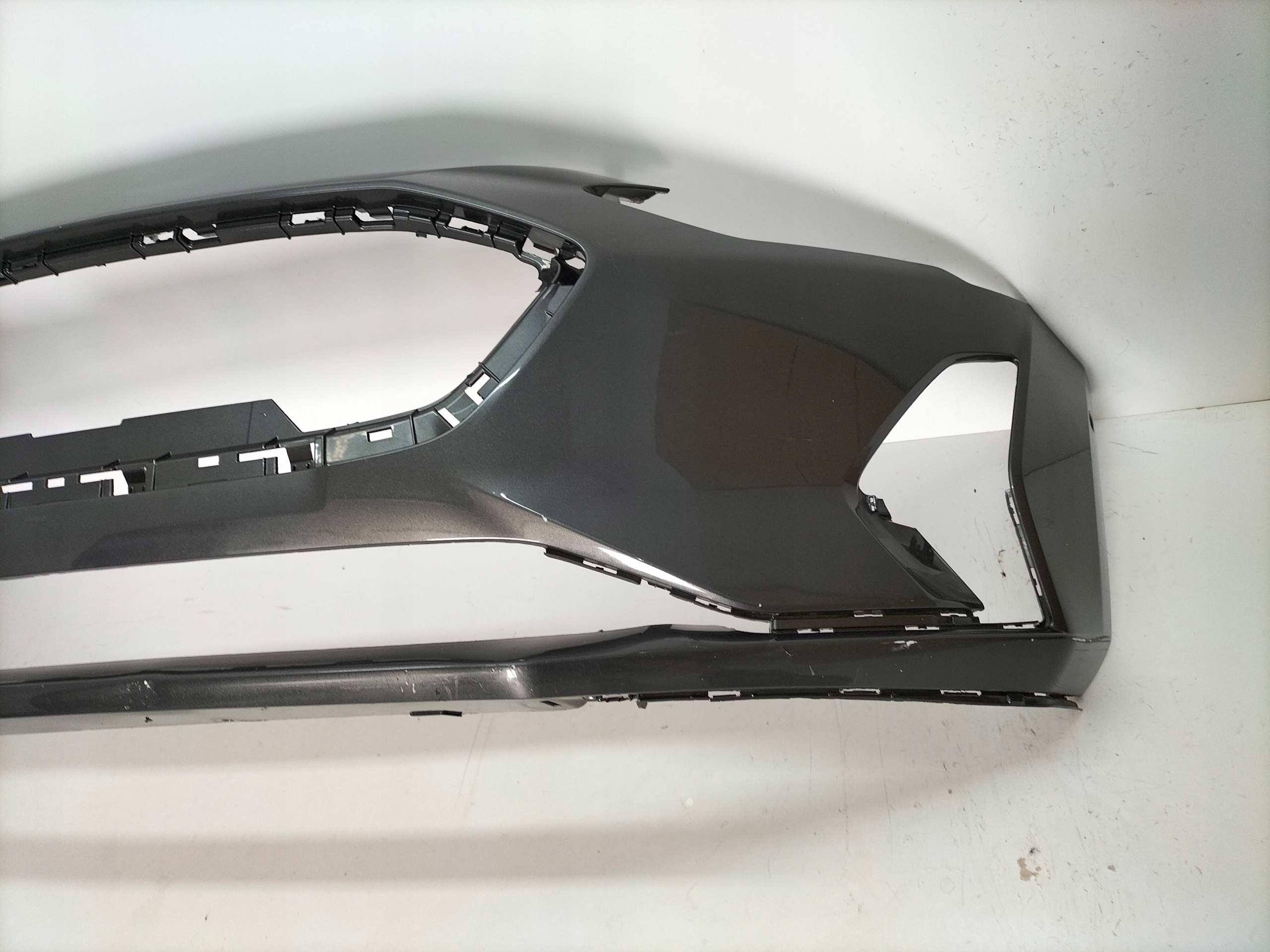 PREDNÝ NÁRAZNÍK FORD FOCUS MK4 18-