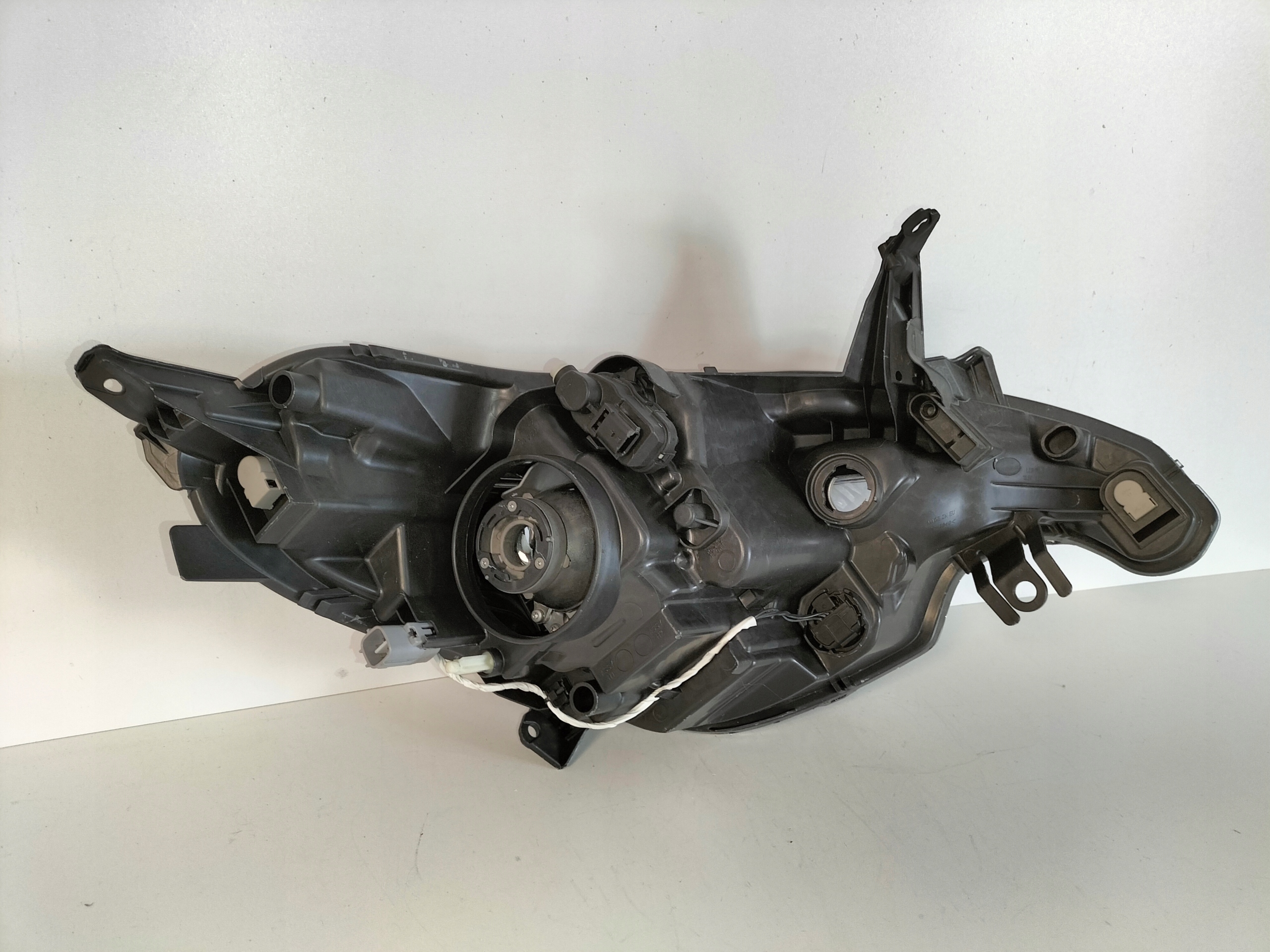 LAVE PREDNE SVETLO PEUGEOT 108 14-