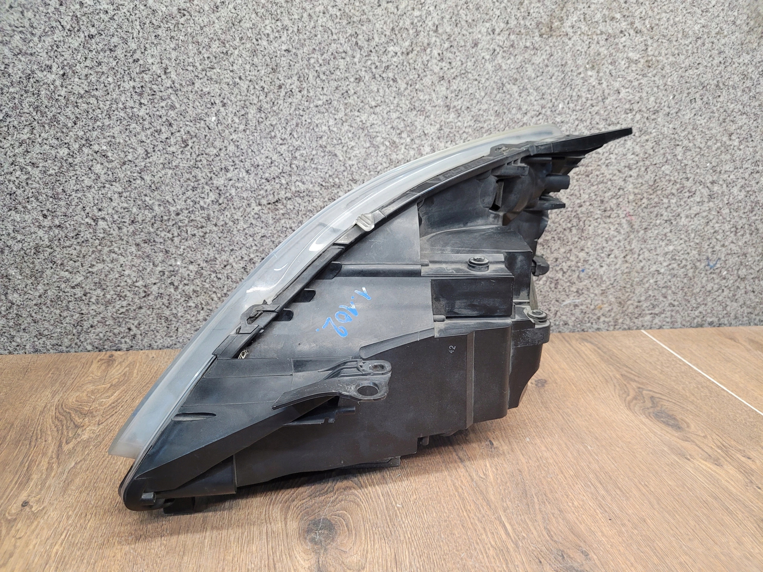 OPEL ZAFIRA B PRAVÉ PREDNÉ SVETLO XENON 0301214682