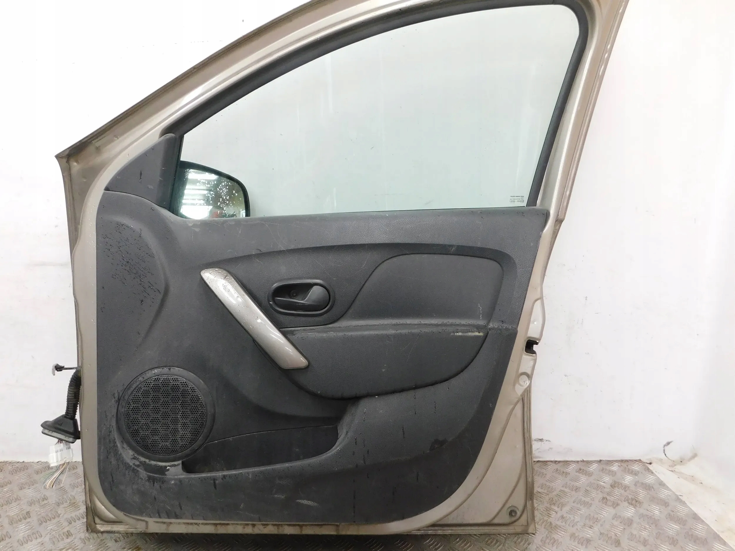 PRAVE PREDNE DVERE DACIA LOGAN II SANDERO II