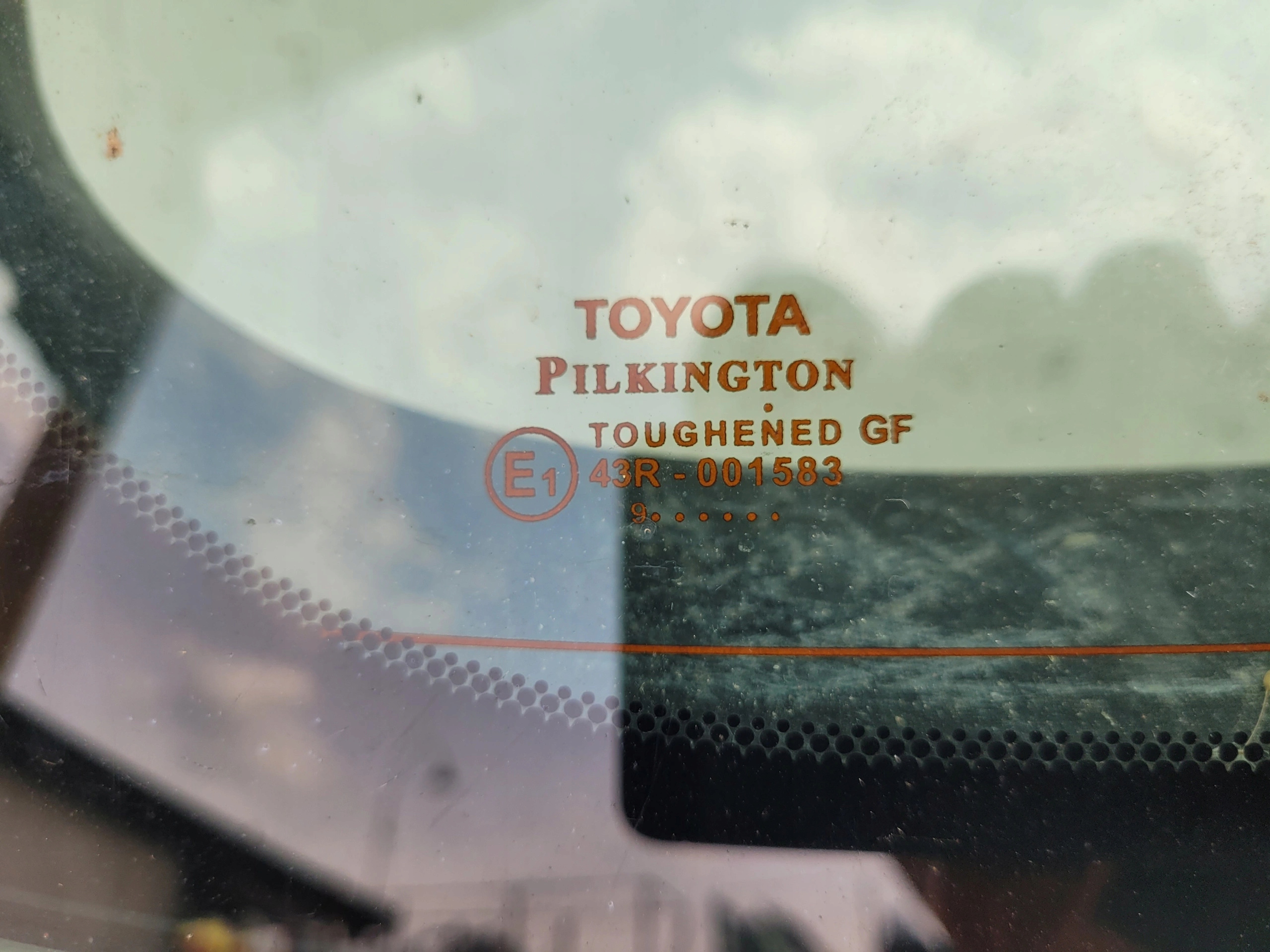 TOYOTA AVENSIS T27 KOMBI ZADNÁ KAPOTA