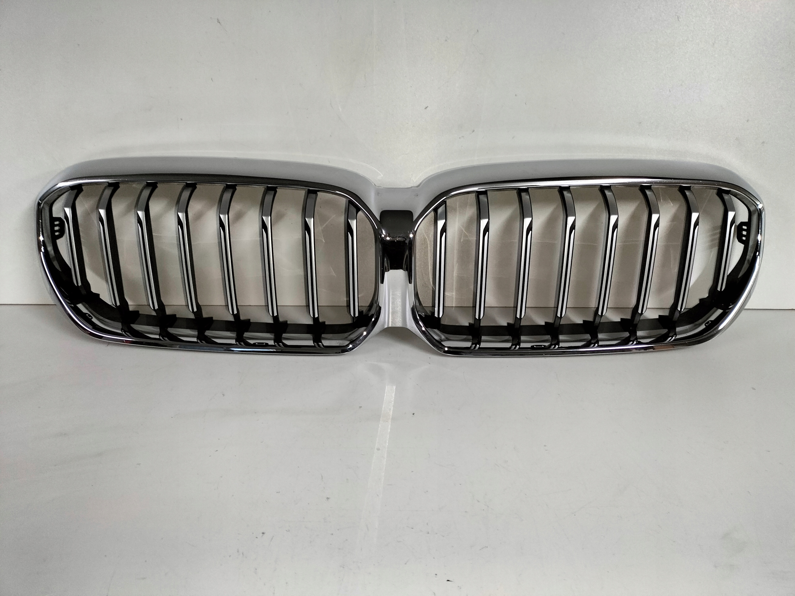 MRIEZKA LISTA ĽADVINKY BMW 5 G30 G31 LCI LIFT 20- CHROM