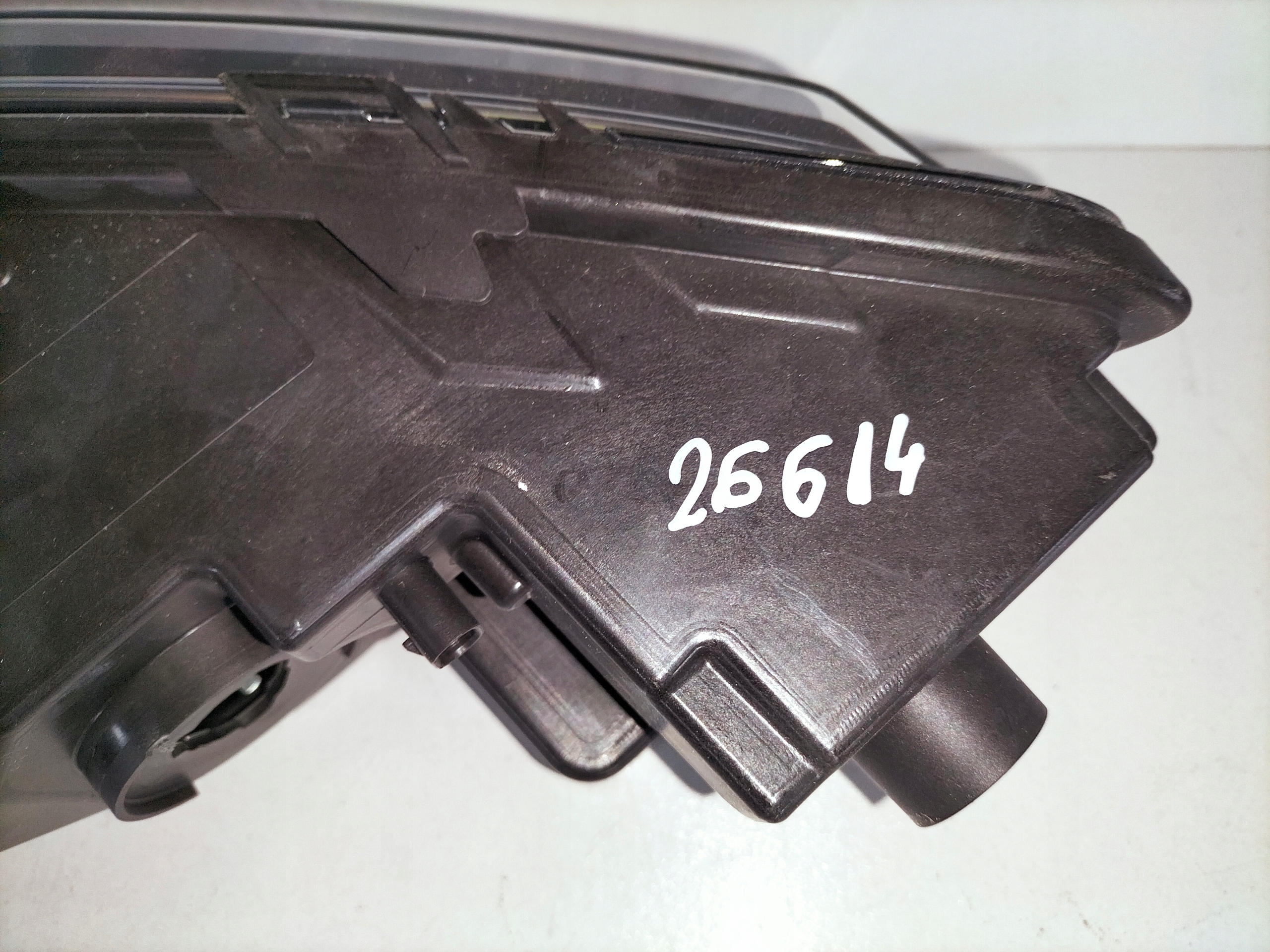 PRAVA HMLOVKA SKODA RAPID 12-17 LED