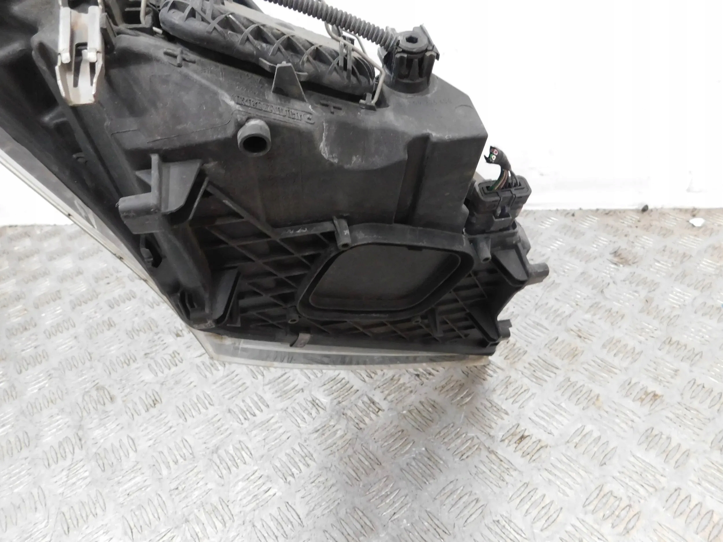 LAVE PREDNE SVETLO RENAULT MEGANE III 3 08-