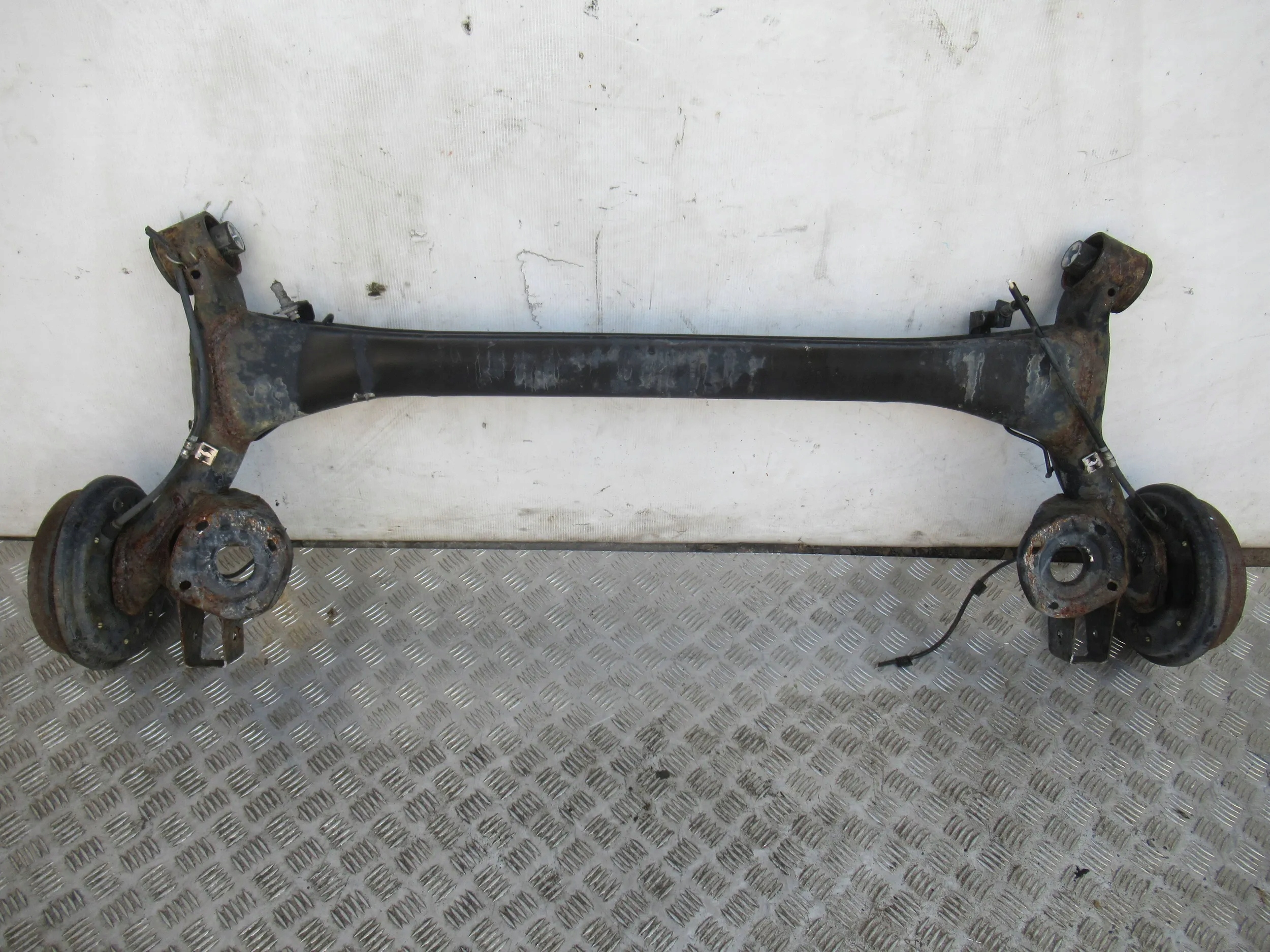 ZADNÁ NÁPRAVA SKODA FABIA II 2 KOMBI