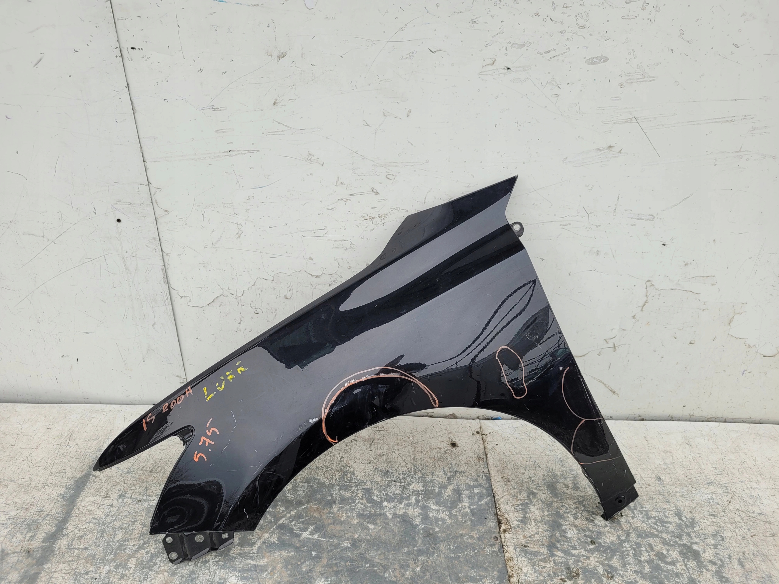 LEXUS CT 200H BLATNIK 010-022 ĽAVÝ PREDNÝ