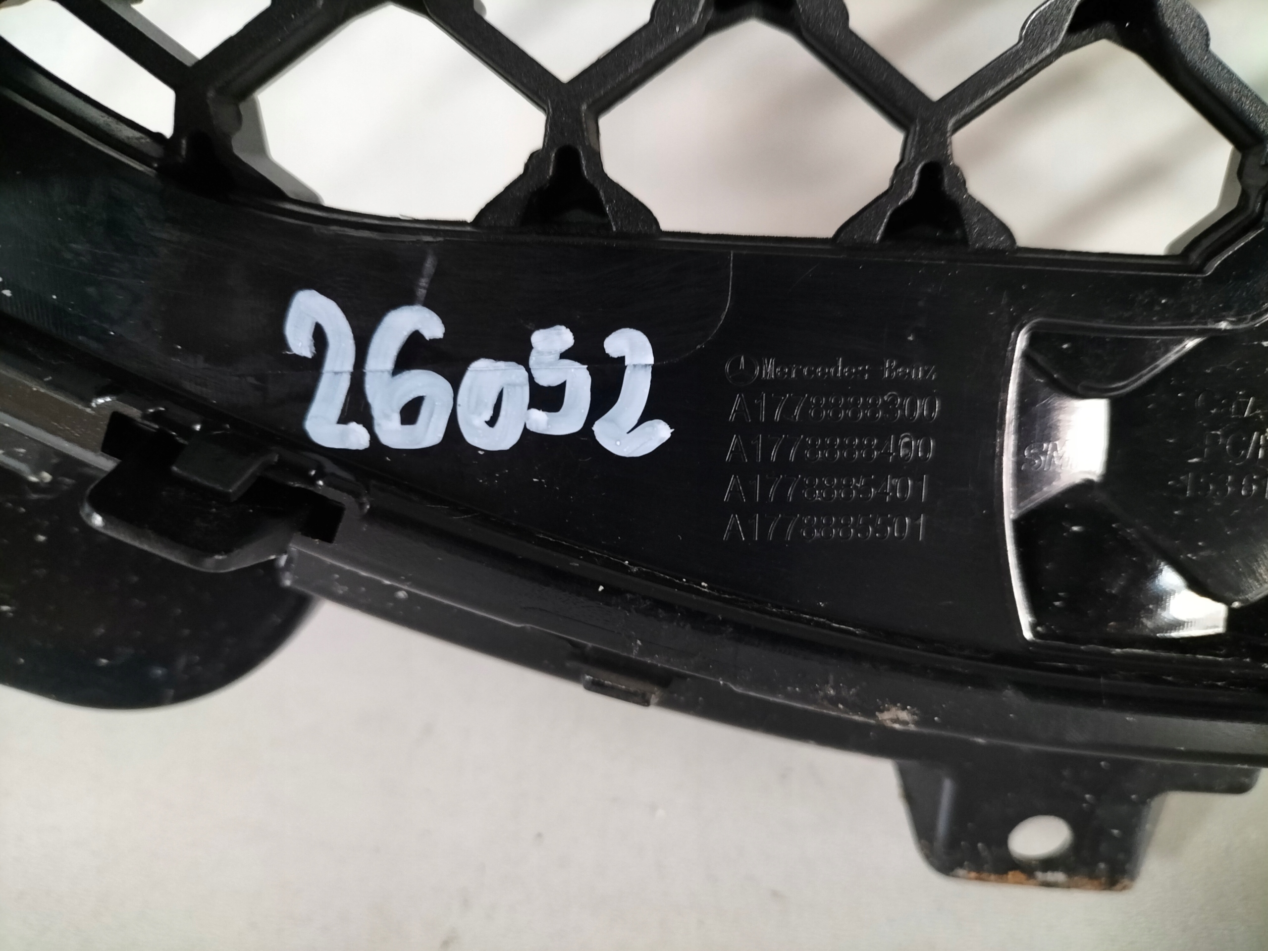 MRIEZKA LISTA MERCEDES A KLASA W177 LIFT 22-