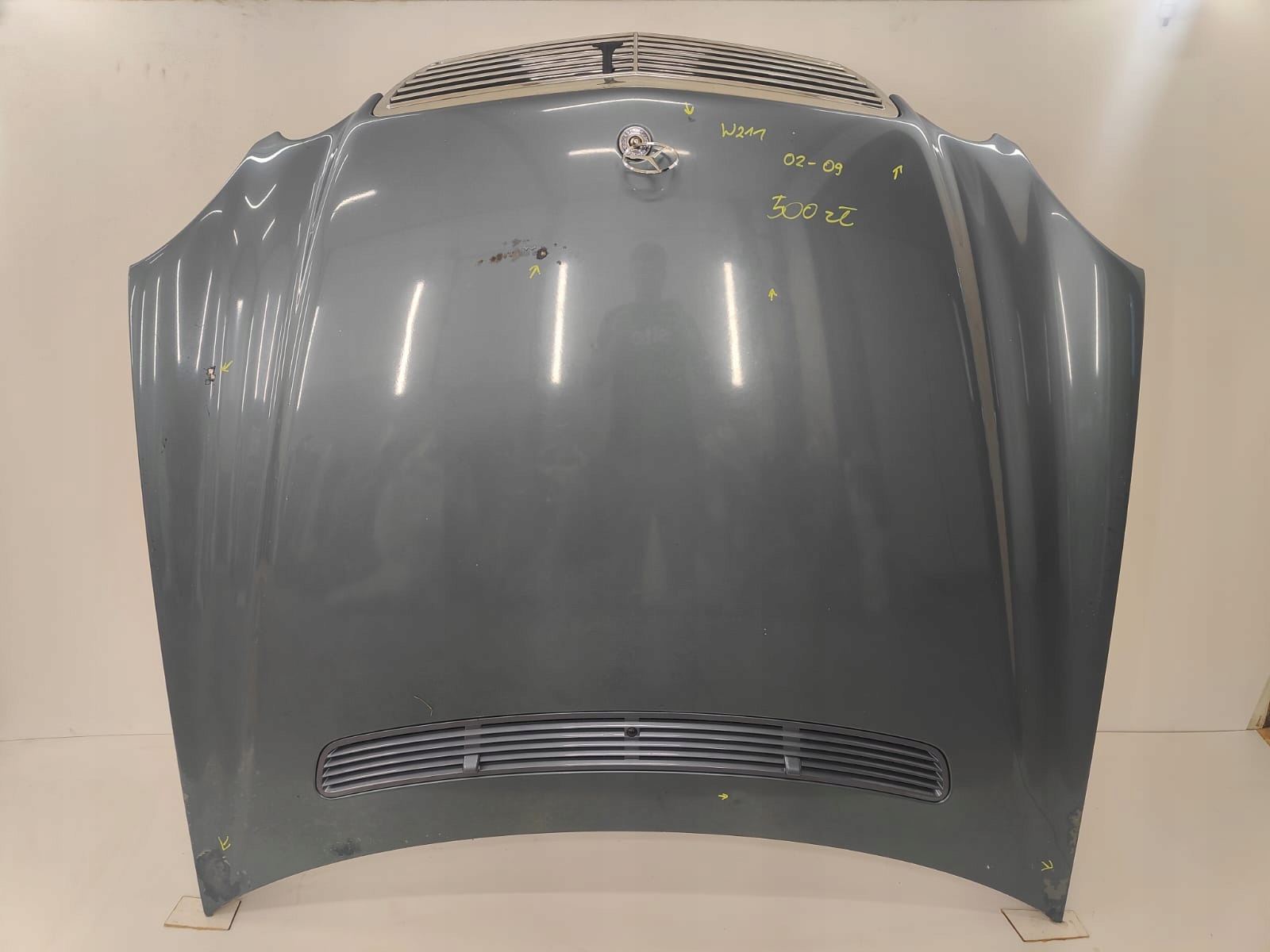 MERCEDES w211 02-09 PREDNÁ KAPOTA LIŠTA MRIEŽKA