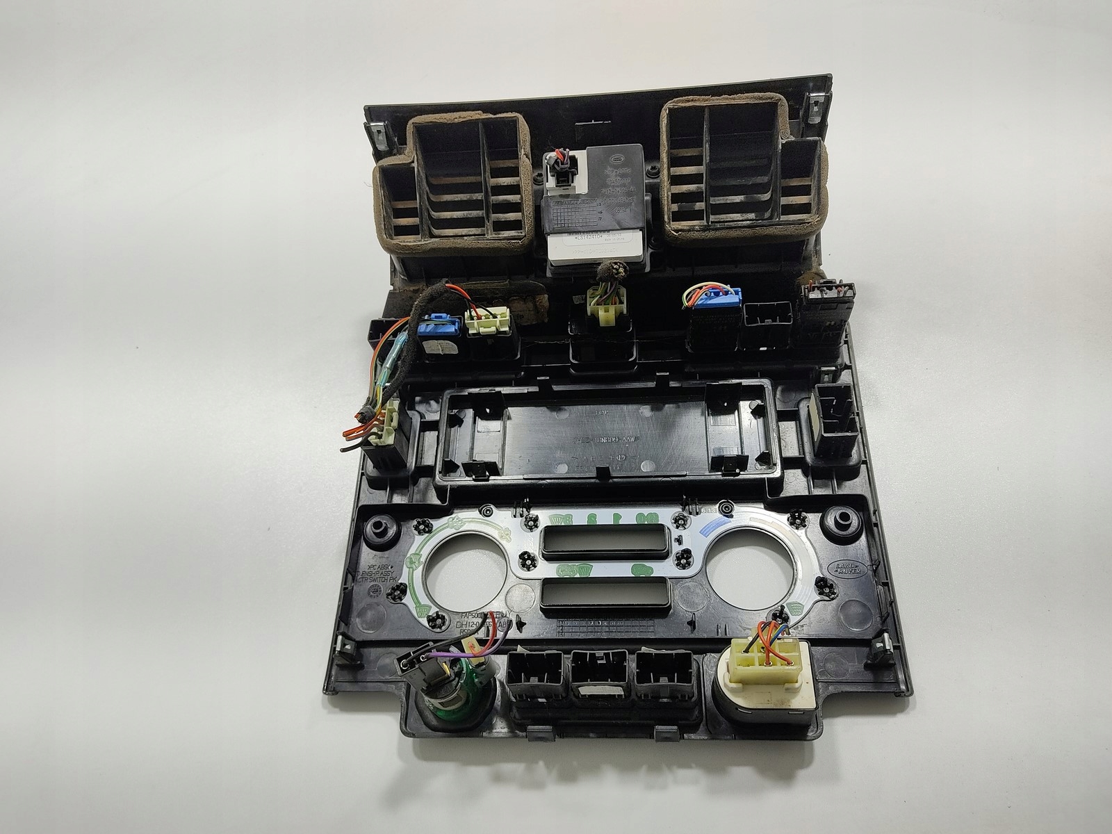 RAMIK KRYT DOSKY RÁDIA LAND ROVER DEFENDER 7H12-045F67 07-14
