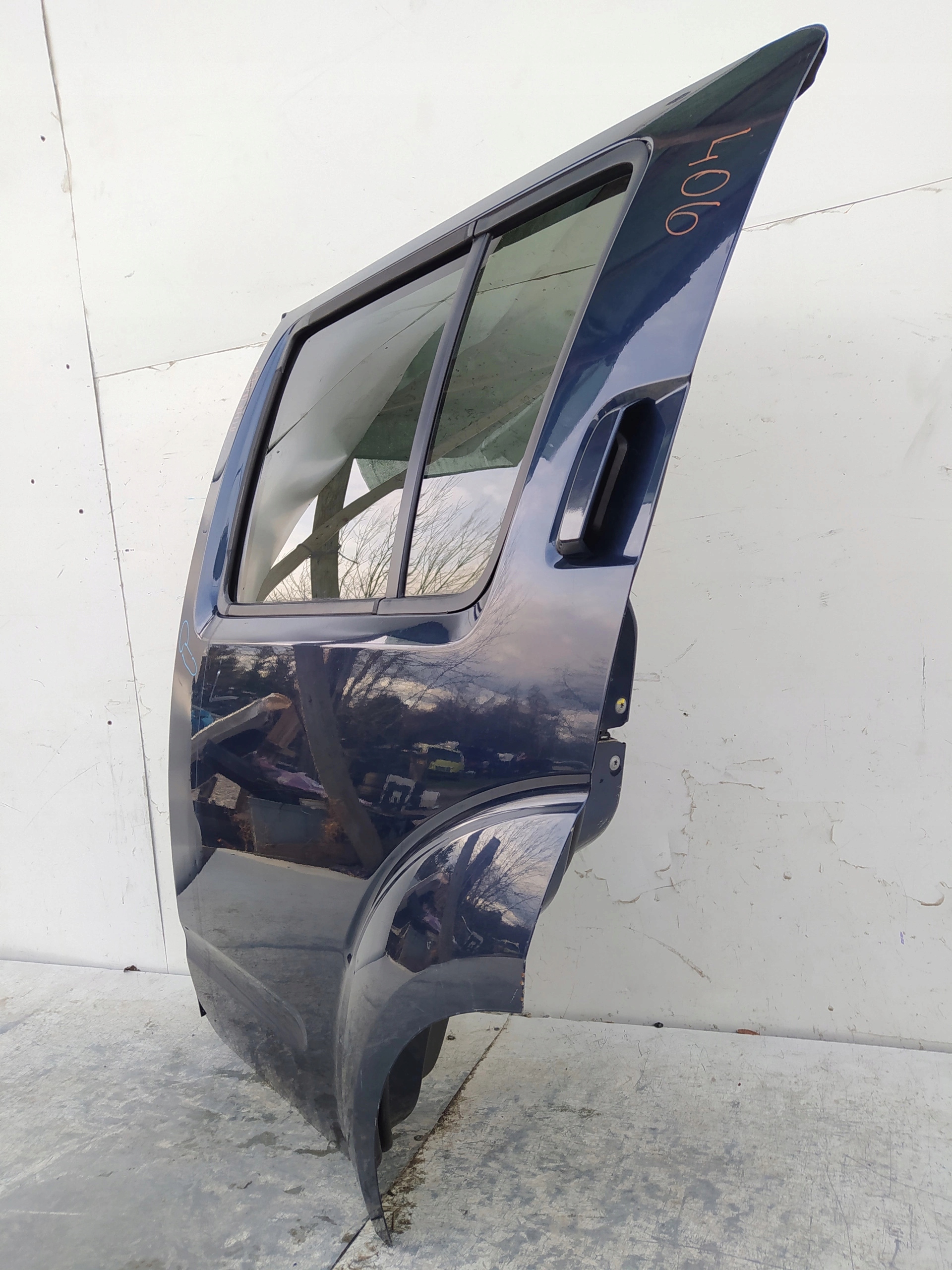 NISSAN PATHFINDER R51 LAVE ZADNE DVERE