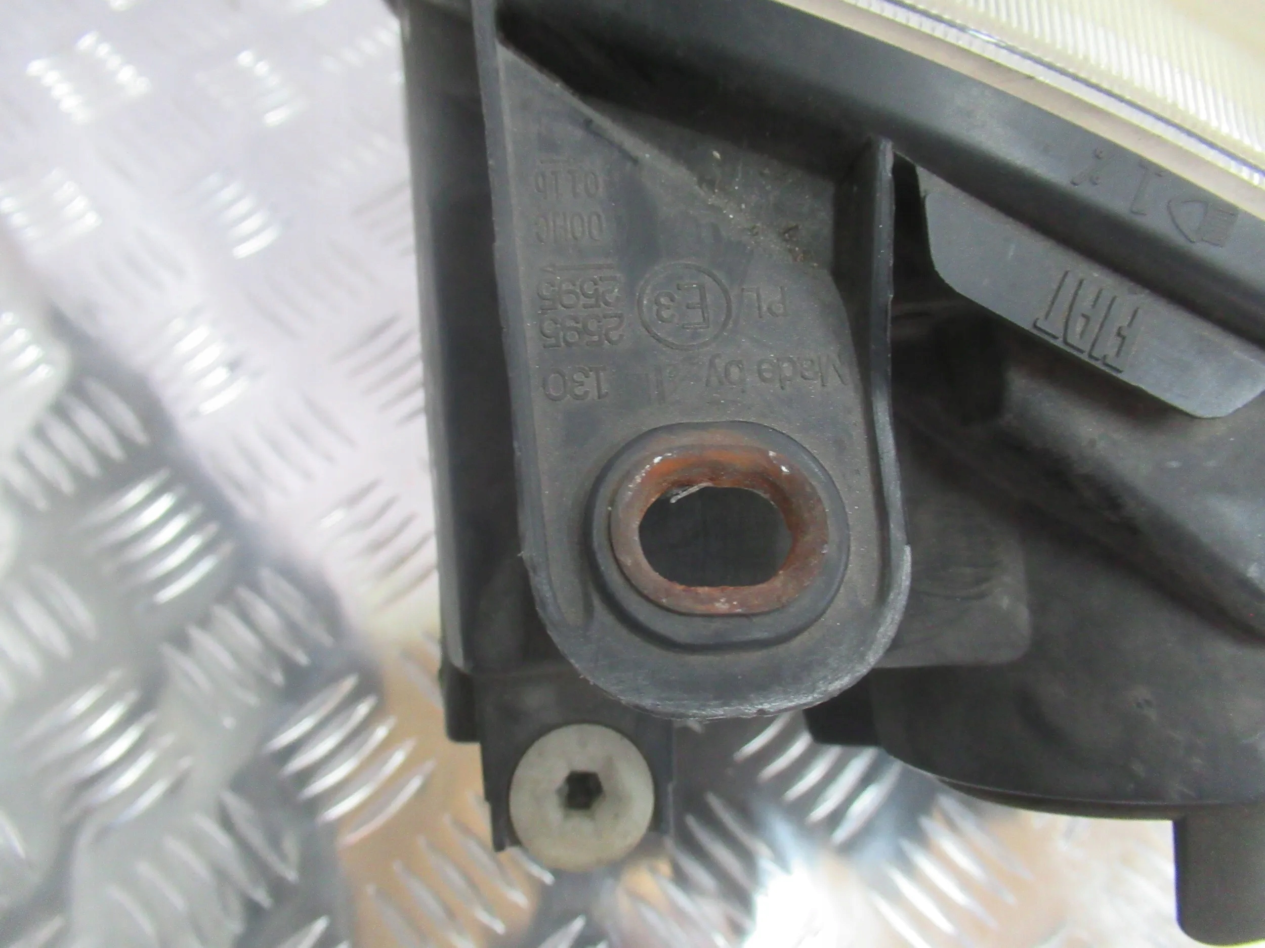 PRAVE PREDNE SVETLO FIAT 500 07-