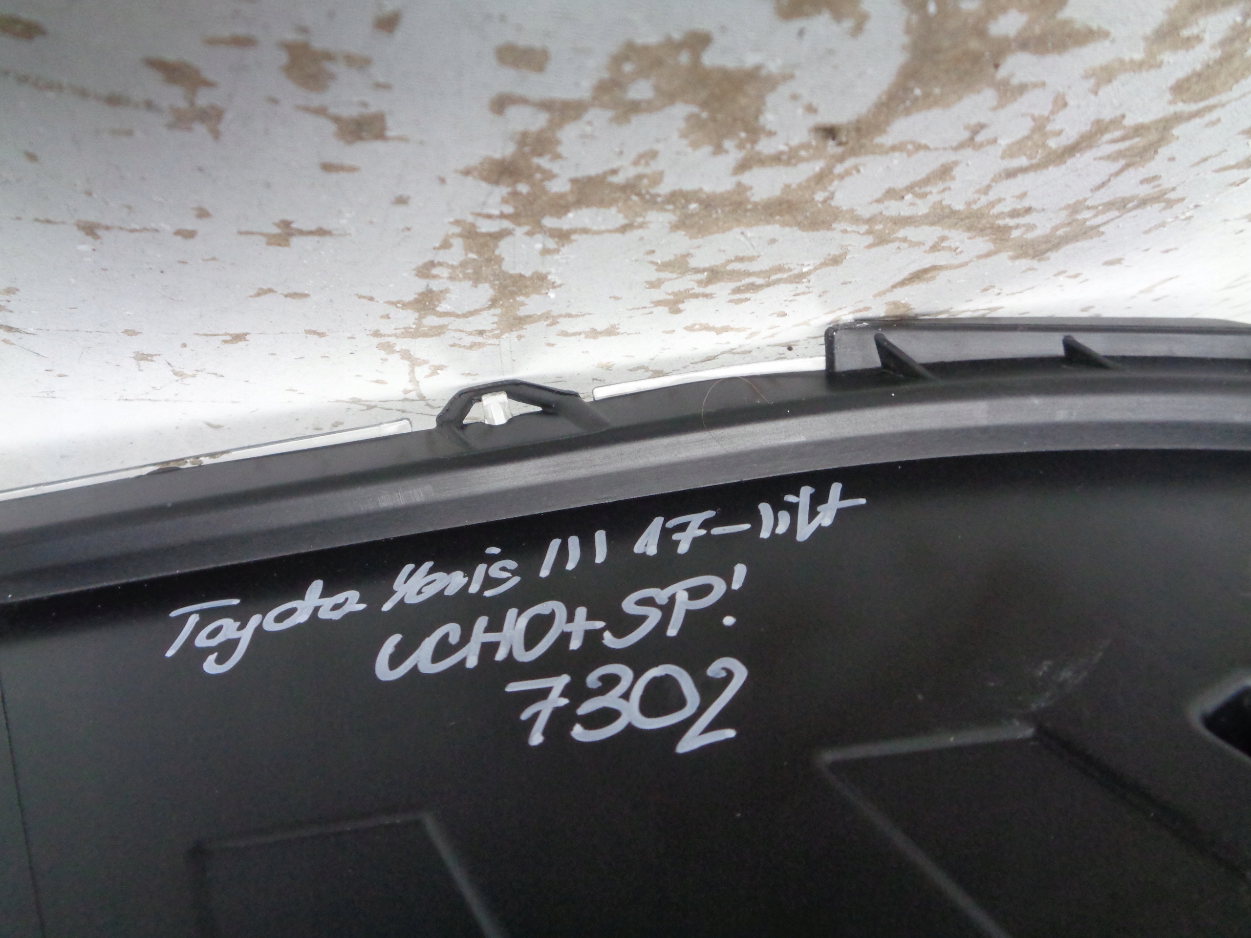 LAVE PREDNE SVETLO TOYOTA YARIS III 17- LIFT