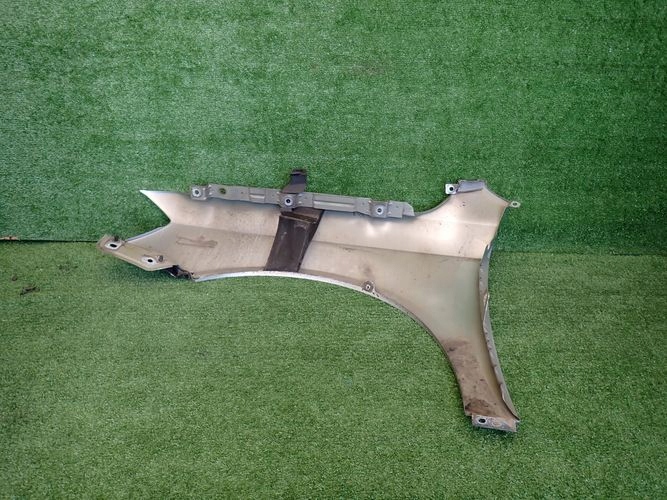 VW PASSAT B7 PRAVY PREDNY BLATNIK