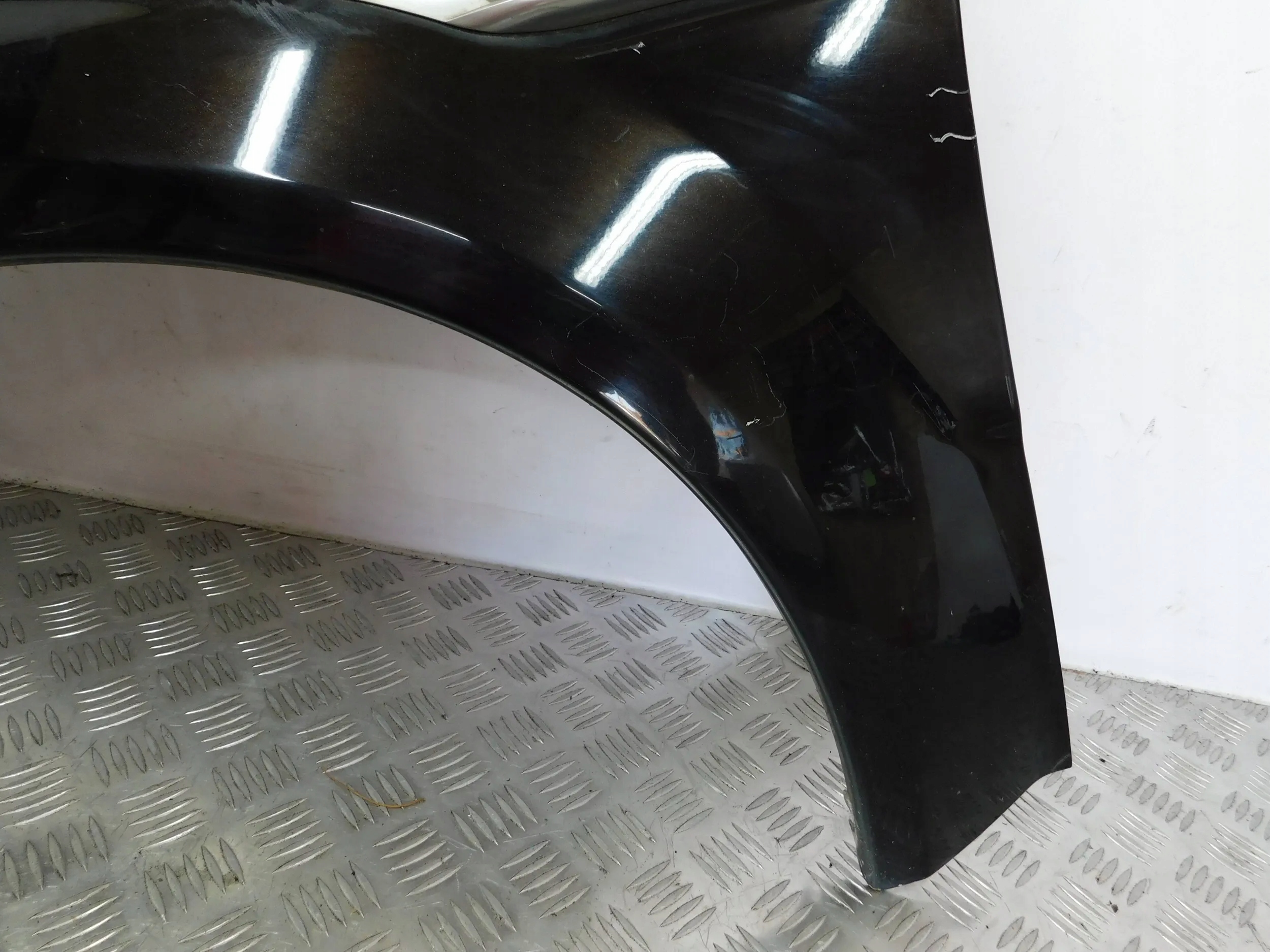 BLATNIK PREDNÝ LAVY OPEL TIGRA B