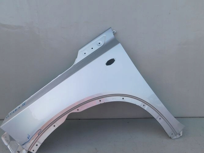 SUZUKI VITARA III 15- ĽAVÝ PREDNÝ BLATNÍK