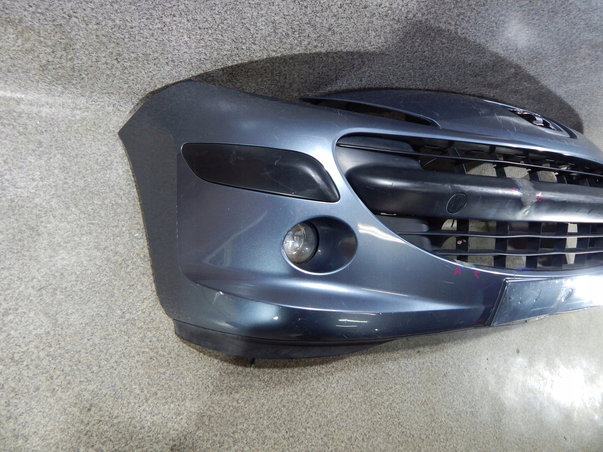 peugeot 207 PREDNÝ NÁRAZNÍK