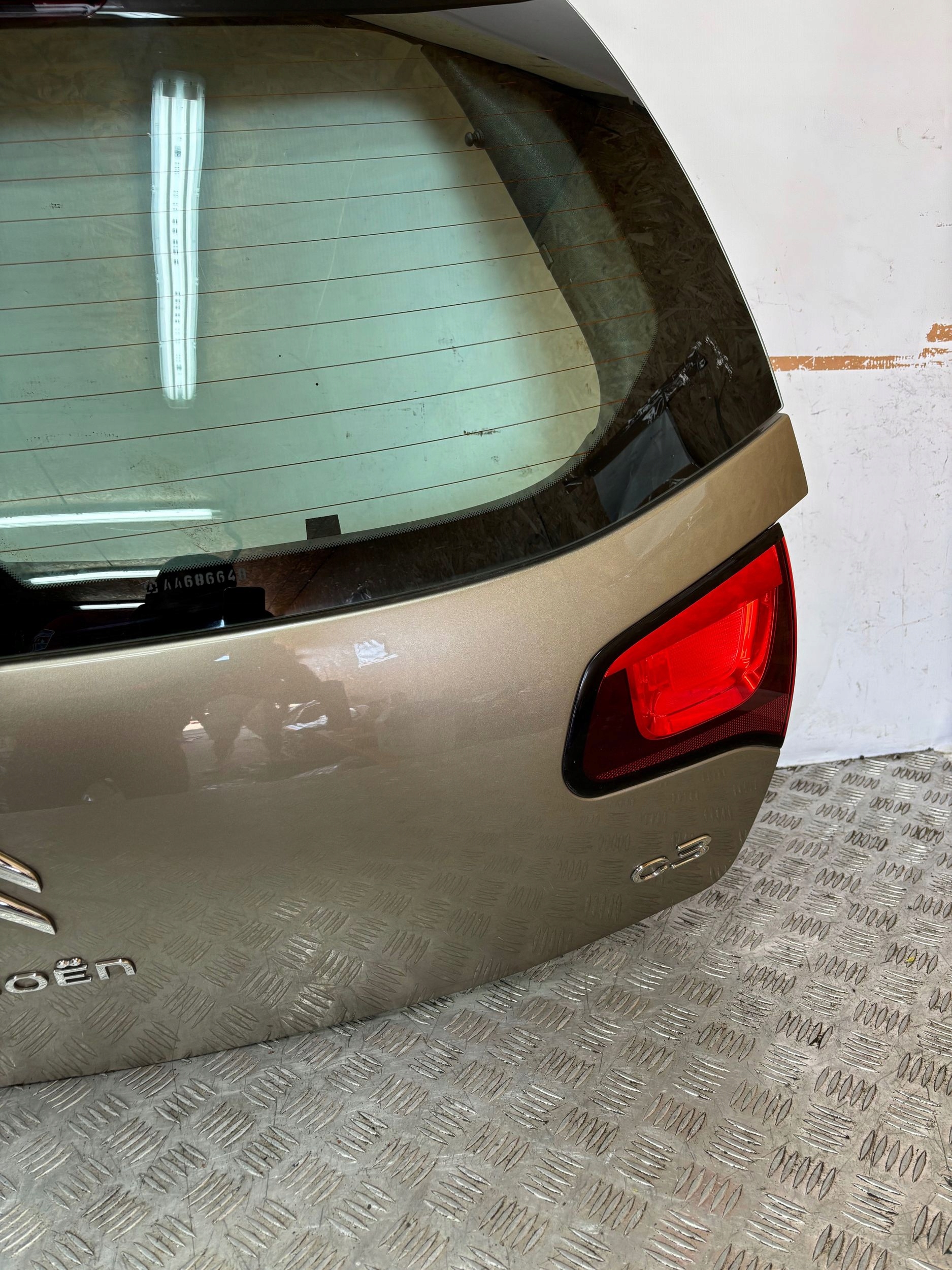 ZADNÁ KAPOTA CITROEN C3 II 09-