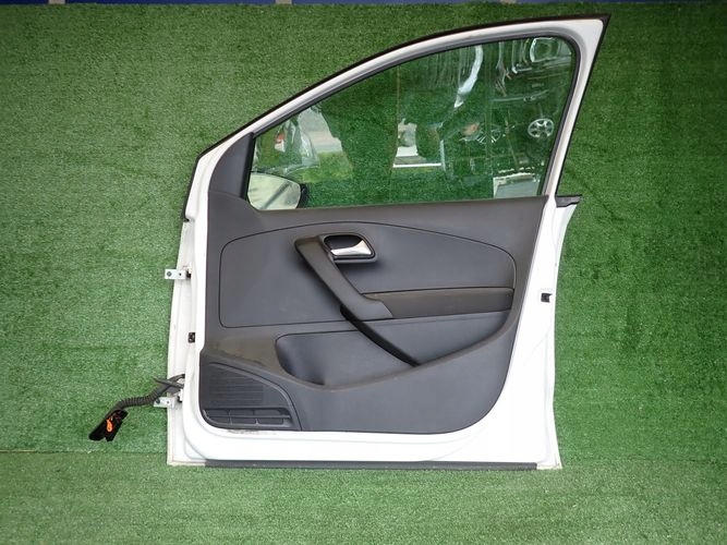 VW POLO 09- PRAVE PREDNE DVERE
