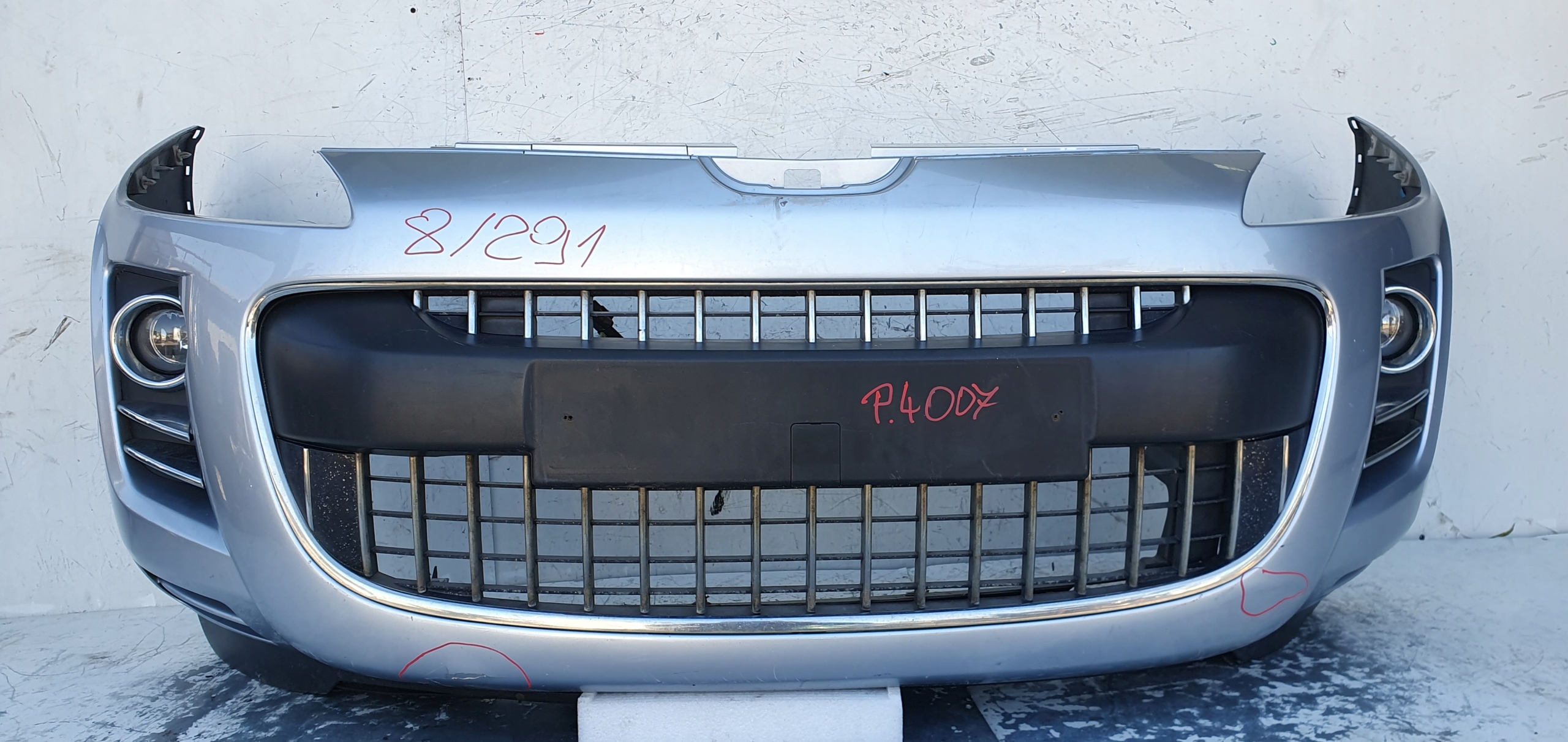 Peugeot 4007 PREDNÝ NÁRAZNÍK