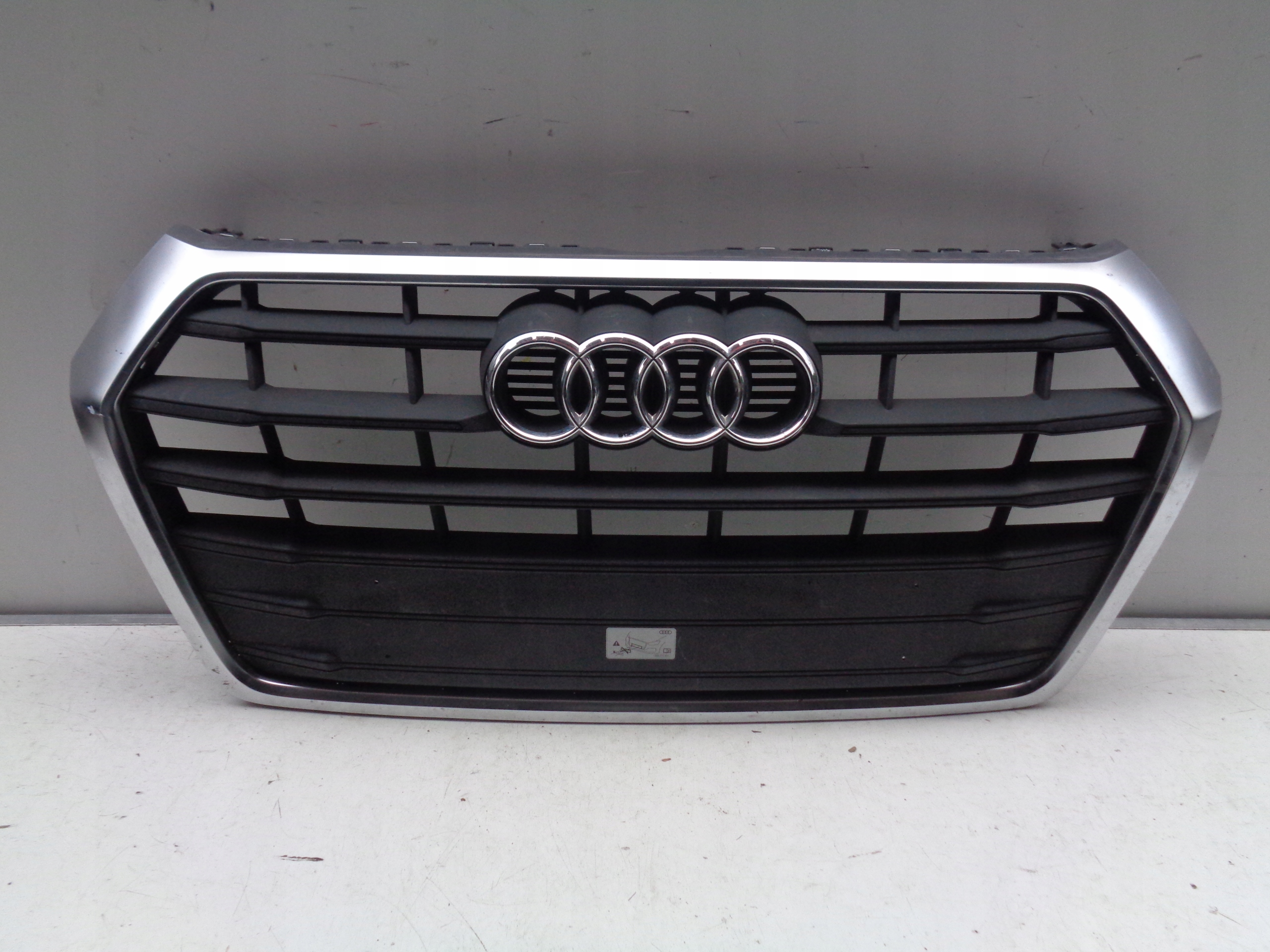 MRIEZKA LISTA AUDI Q5 80A 16-20