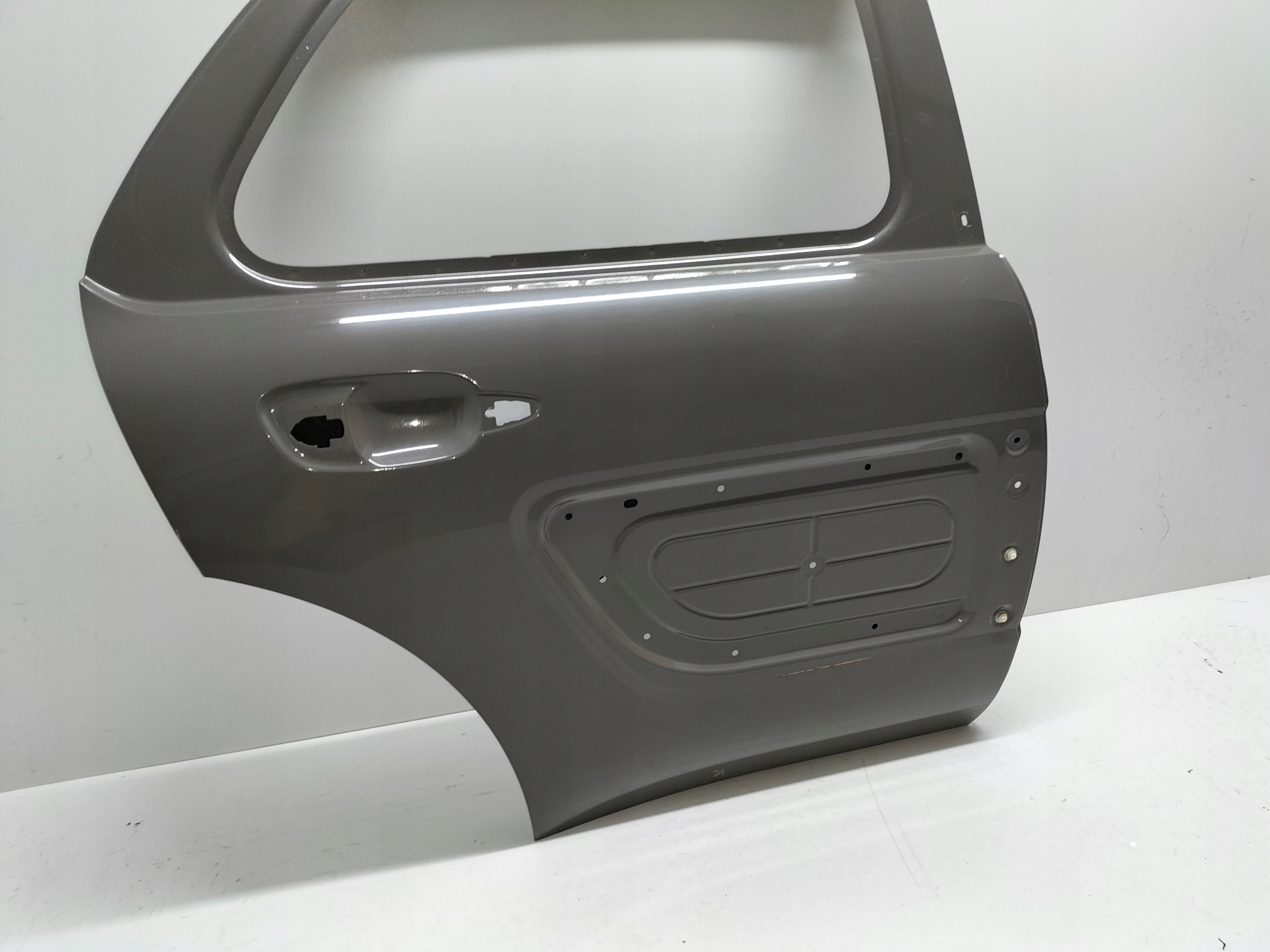 PRAVE ZADNE DVERE CITROEN C4 CACTUS 14-18