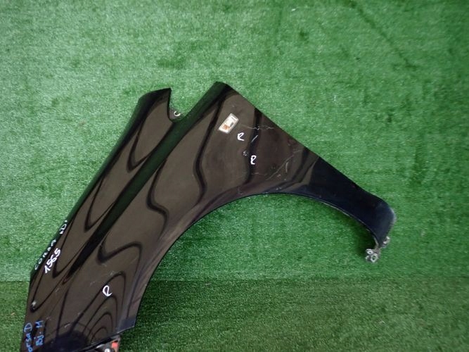 OPEL CORSA D ĽAVÝ PREDNÝ BLATNÍK