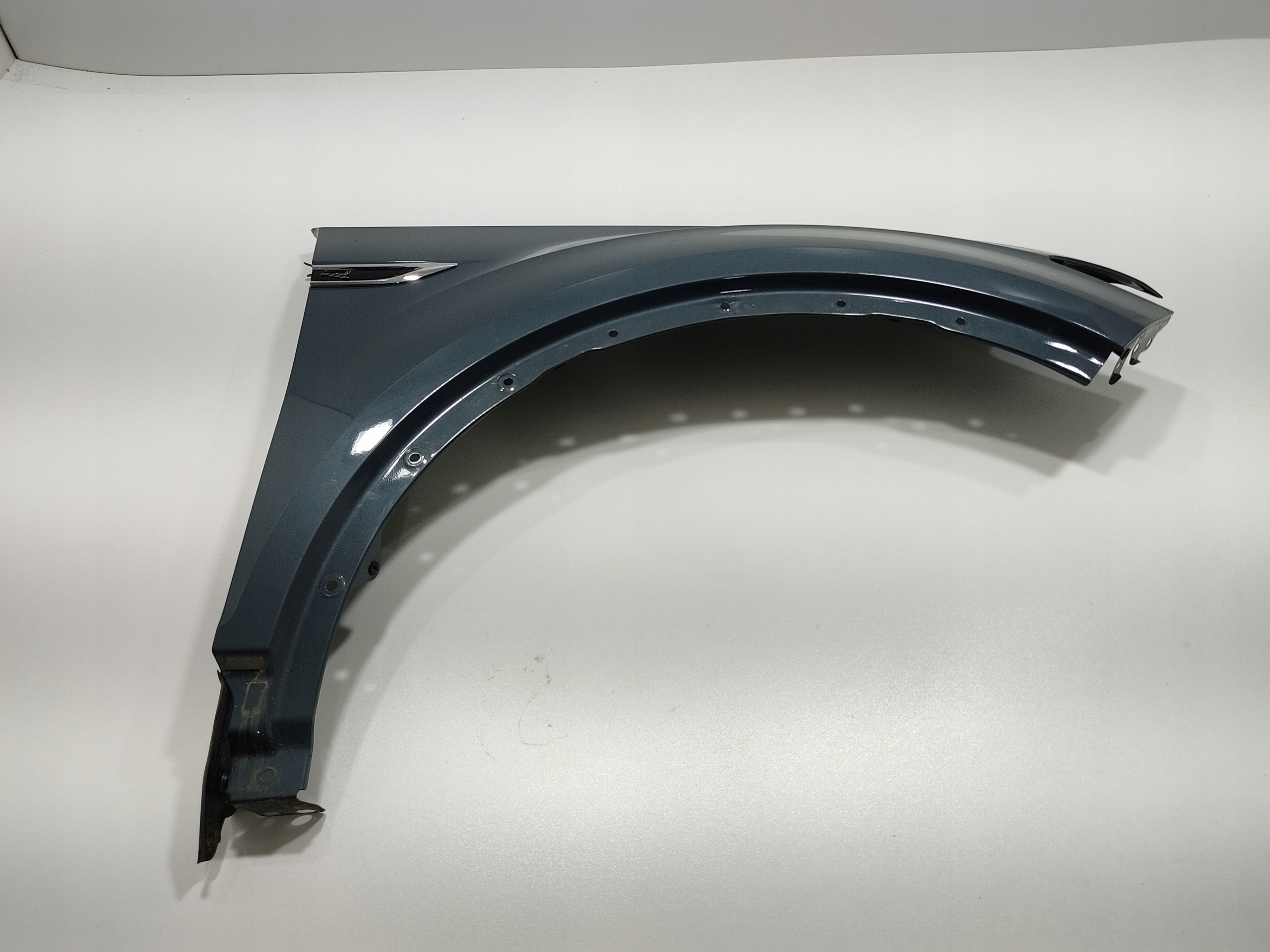 PRAVY PREDNY BLATNIK VOLKSWAGEN T-ROC 2020-2024 LIFT