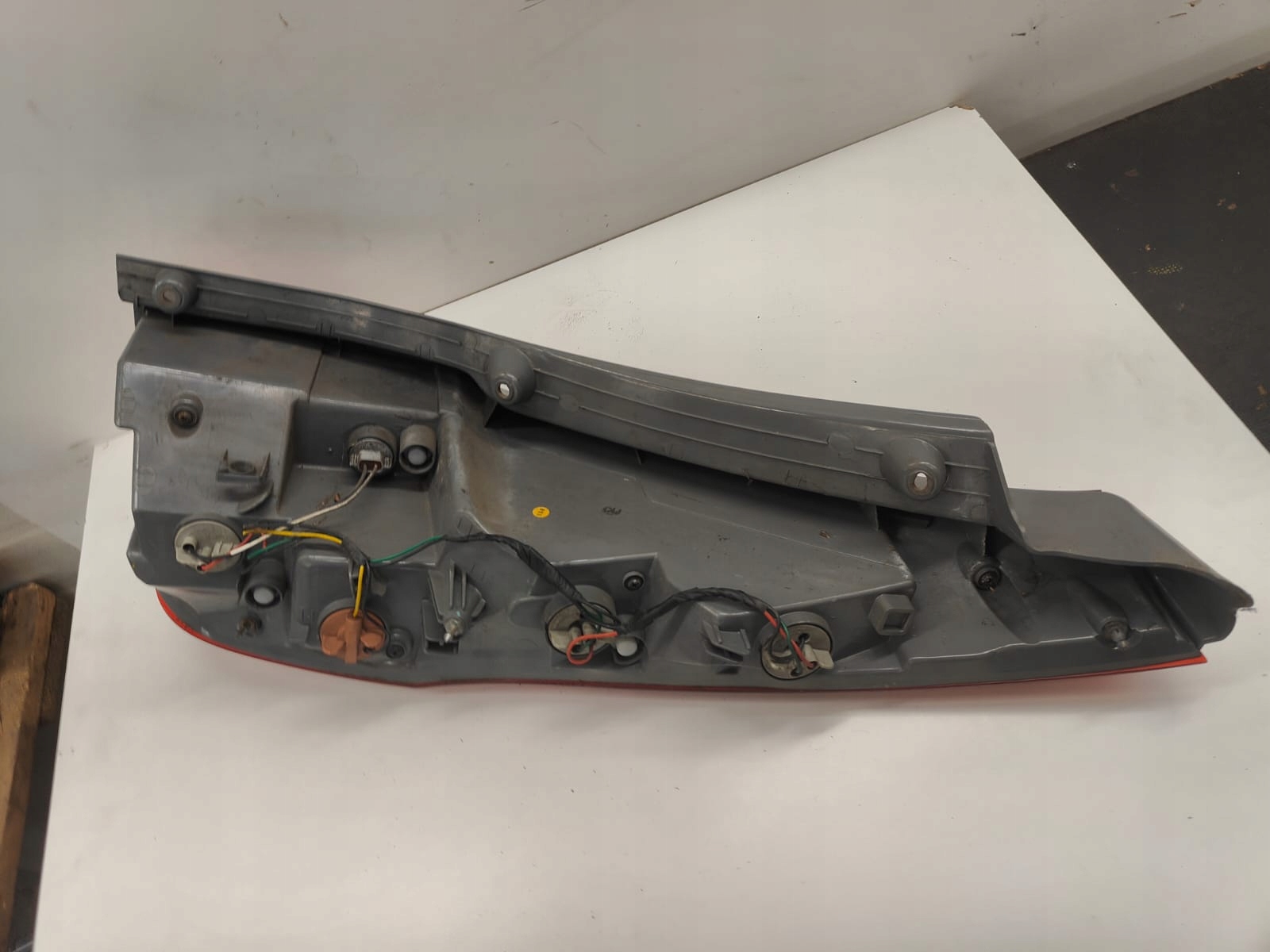 Hyundai i30 kombi 92401-2R1 LAVE ZADNE SVETLO JEMNE POSKODENIE