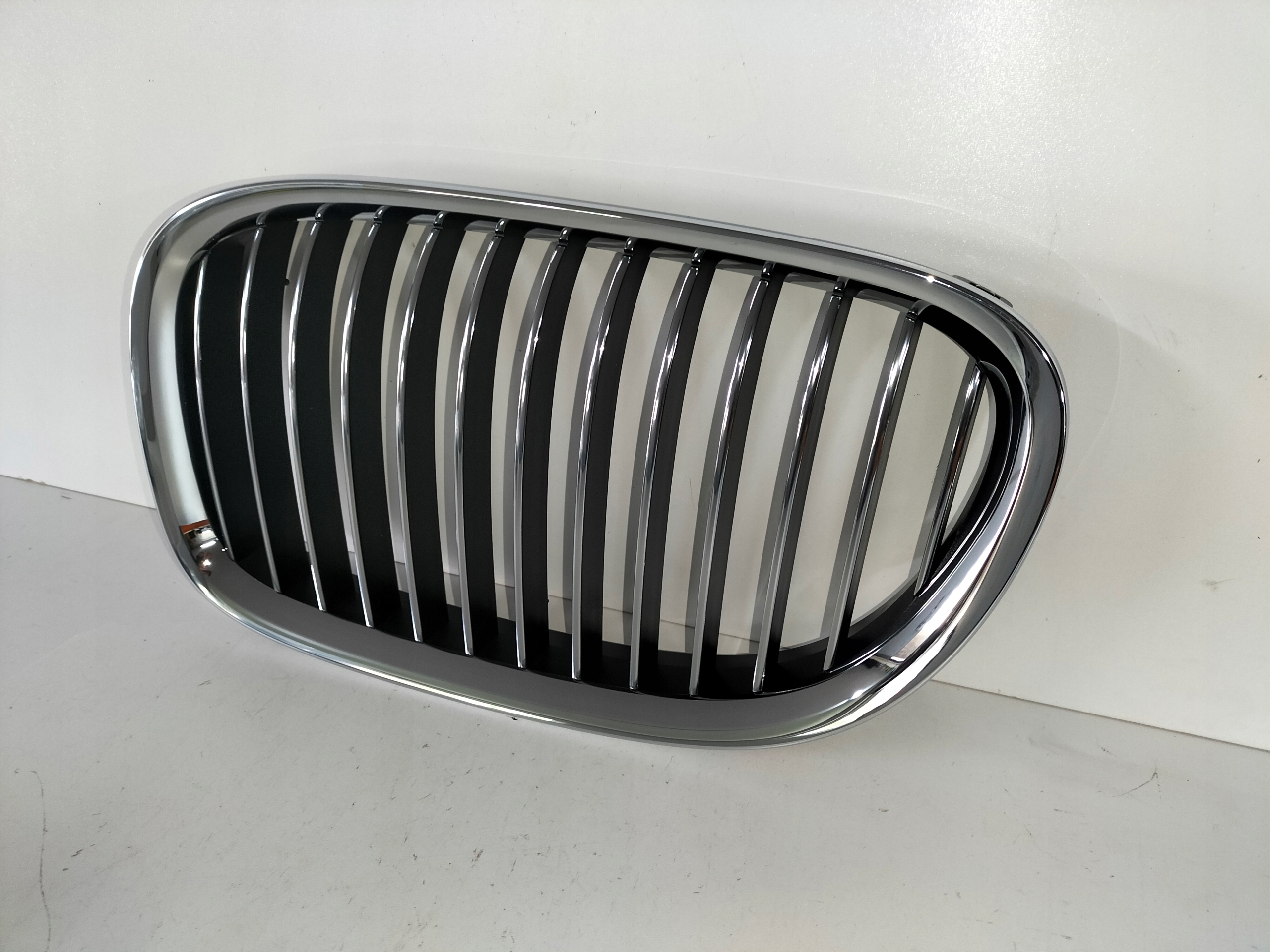 ĽAVÁ MRIEŽKA RÁMIK ĽADVINKA BMW 7 F01 F02 08-16
